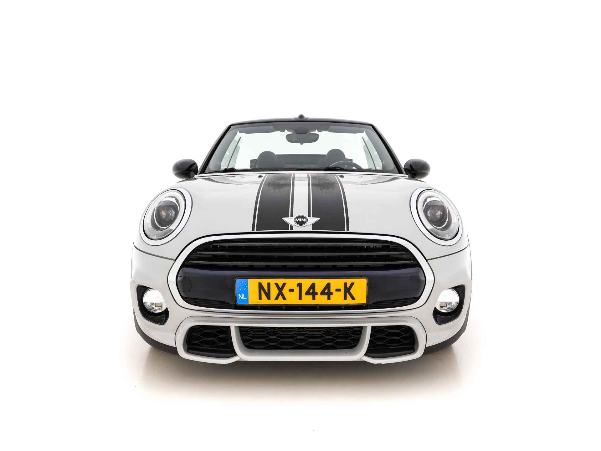 MINI Cabrio 1.5 Cooper Chili Serious Business JCW-Sport-Pack *LEATHER-MICROFIBRE | HARMAN/KARDON-AUDIO | FULL-LED | SPORT-SEATS | AMBIENT-LIGHT | HEATED-SEATS | ECC | PDC | CRUISE | NAVI-FULLMAP | AIRSCARF | 17''ALU * - 3/36