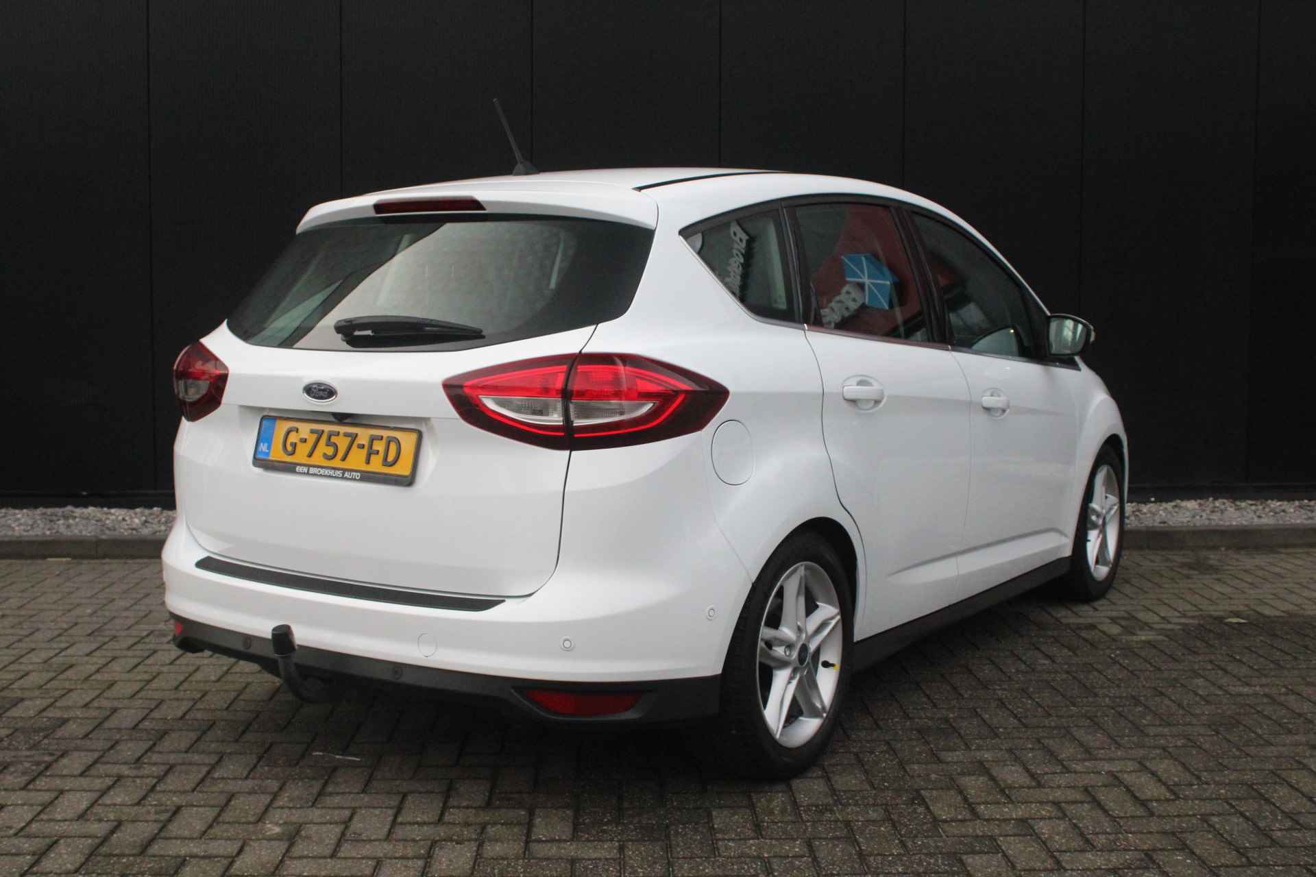 Ford C-MAX 1.5 150pk Titanium | 1500kg trekgewicht | 100% dealer o.h. | Xenon | Trekhaak - 3/28