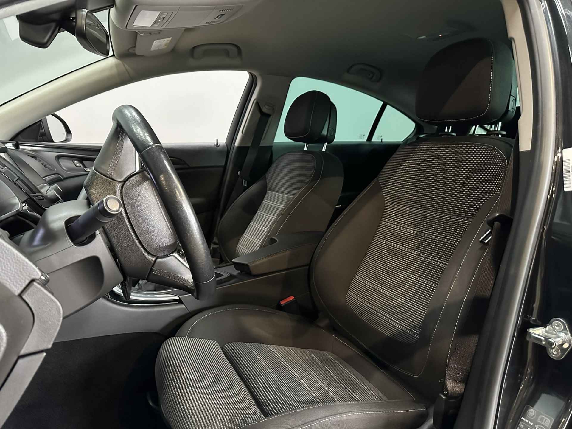 Opel Insignia 1.6 CDTI EcoFLEX Innovation Airco ECC | Xenon | Camera | Trekhaak | Cruise control | Navigatie | Apple Carplay Android Auto | Isofix | - 11/34