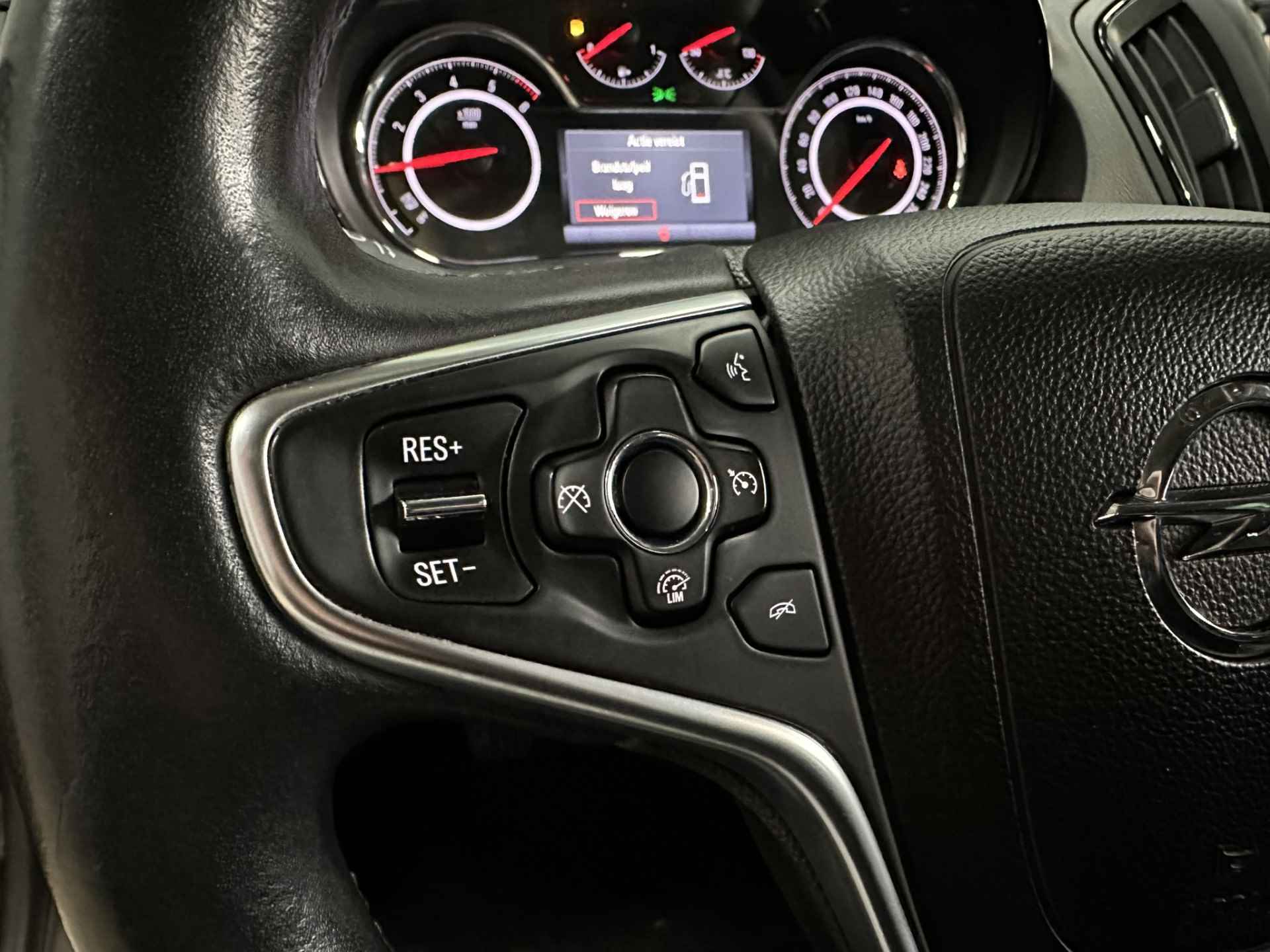Opel Insignia 1.6 CDTI EcoFLEX Innovation Airco ECC | Xenon | Camera | Trekhaak | Cruise control | Navigatie | Apple Carplay Android Auto | Isofix | - 13/34