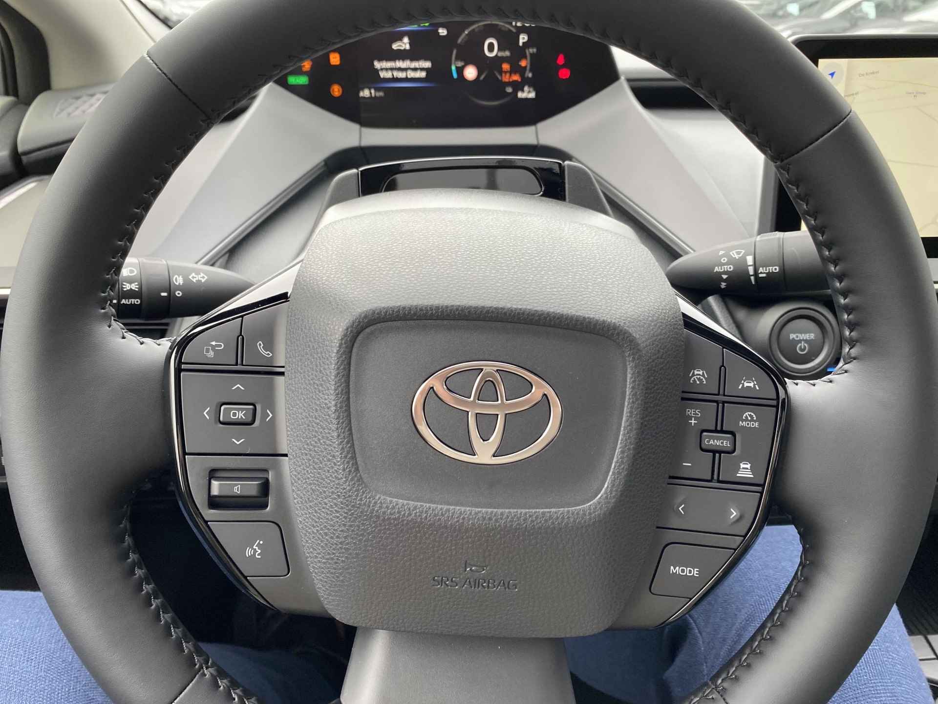 Toyota Prius 2.0 Plug-in Executive - 18/26