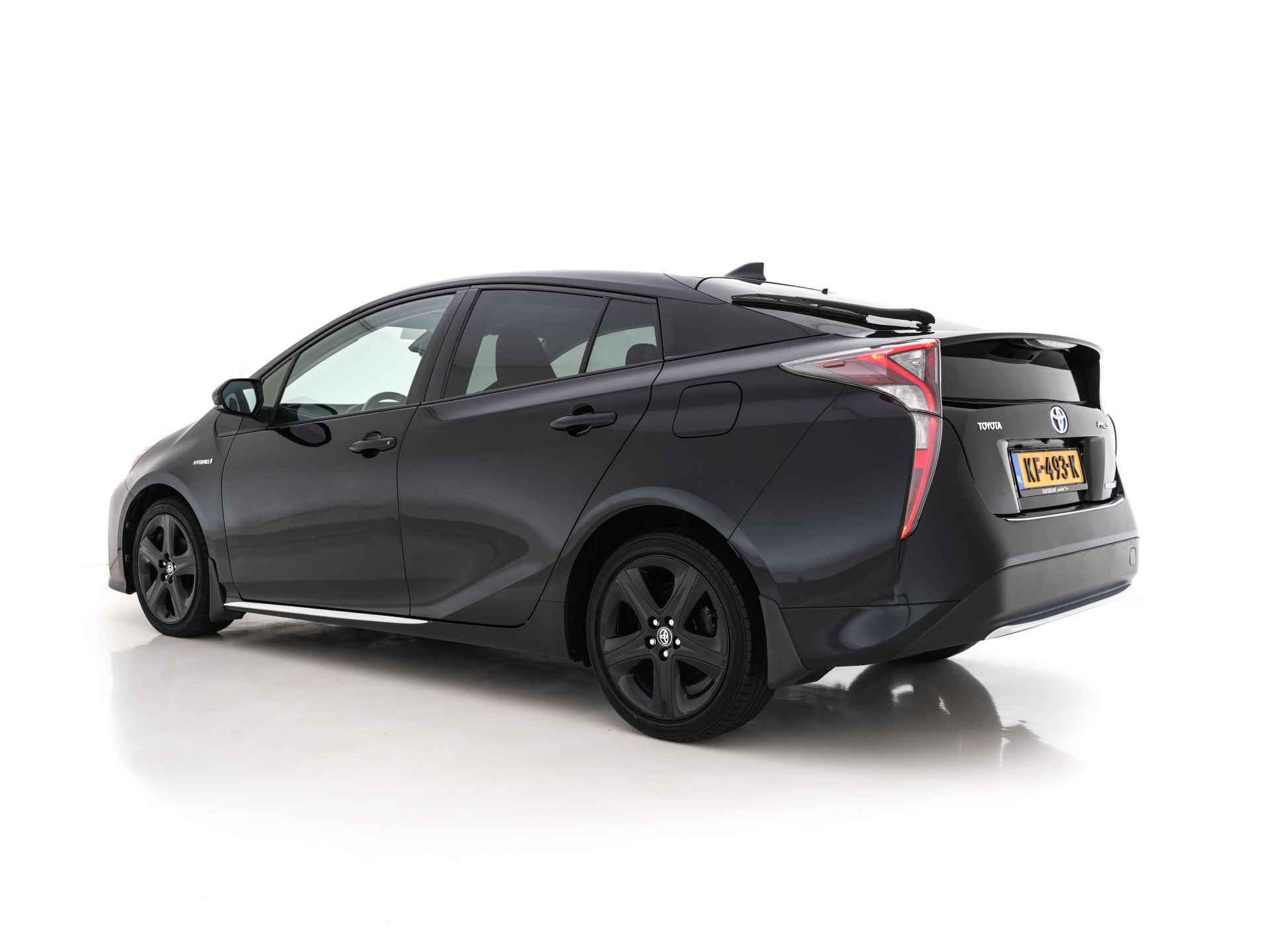 Toyota Prius 1.8 First Edition Aut. *HEAD-UP | ADAPTIVE-CRUISE | FULL-LED | BLINDSPOT | COMFORT-SEATS | KEYLESS | CAMERA | NAVI-FULLMAP | LANE-ASSIST | ECC | 17''ALU * - 4/32