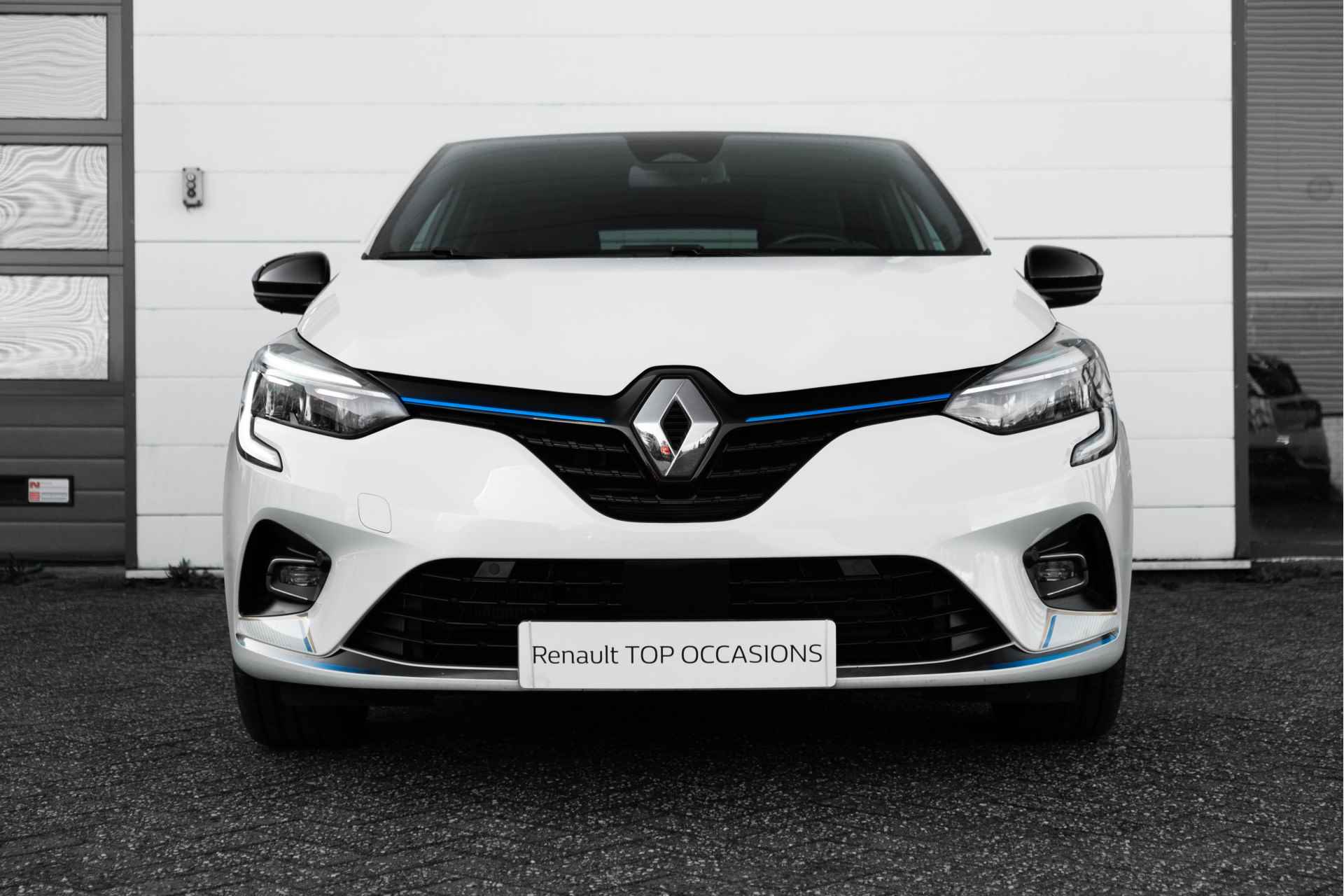 Renault Clio 1.6 E-Tech Hybrid 140 Serie Limitee | 17" velgen | ECC | Camera achter | Parkeersensoren voor | Haaievin antenne | Witmetallic | incl. Bovag rijklaarpakket met 12 maanden garantie - 4/65