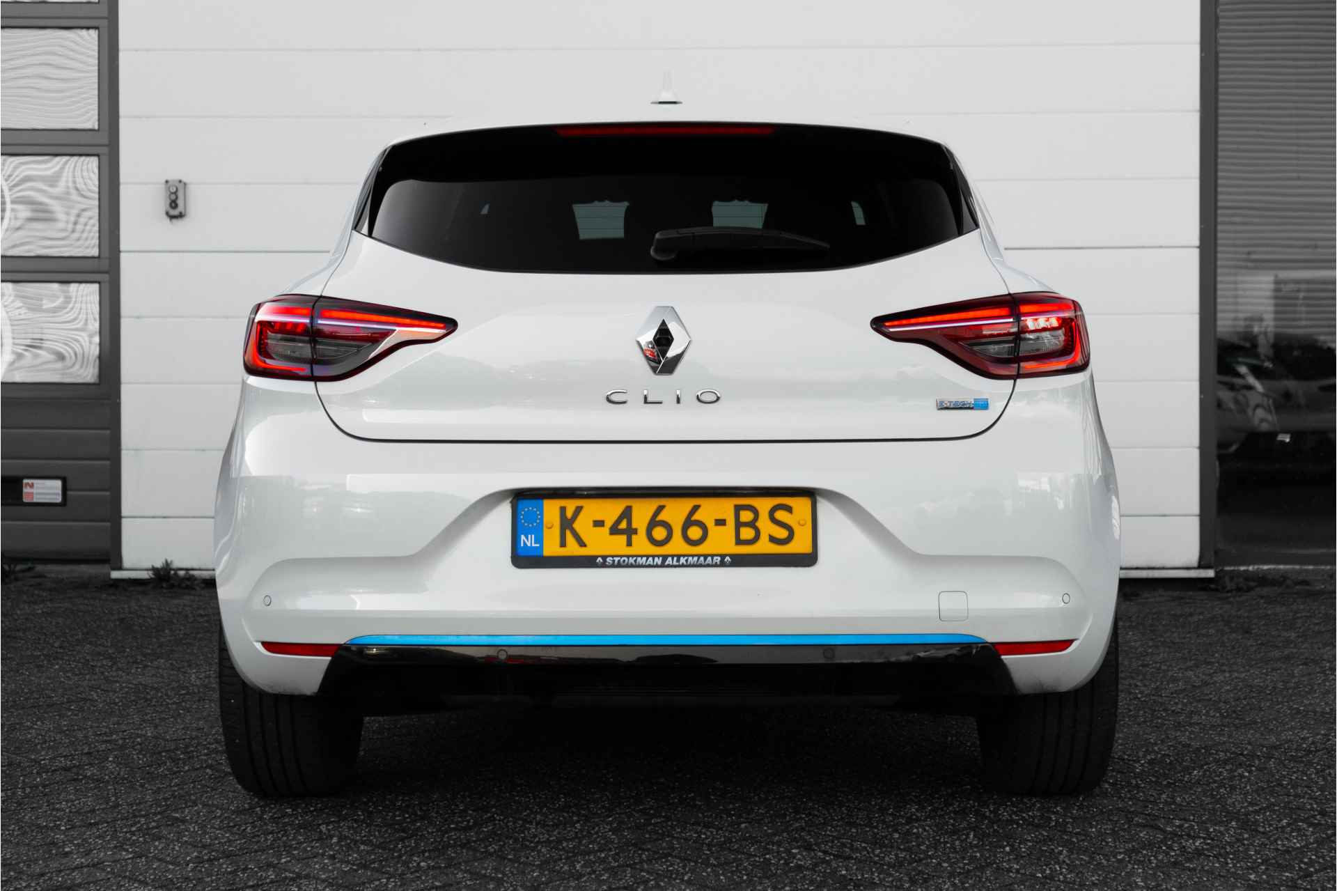 Renault Clio 1.6 E-Tech Hybrid 140 Serie Limitee | 17" velgen | ECC | Camera achter | Parkeersensoren voor | Haaievin antenne | Witmetallic | incl. Bovag rijklaarpakket met 12 maanden garantie - 6/65