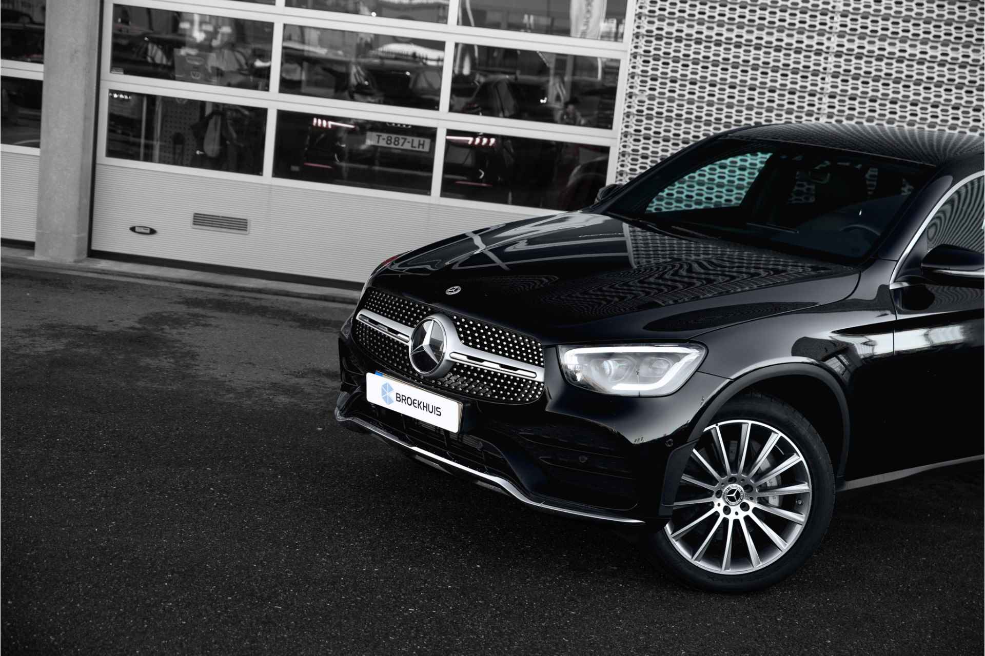 Mercedes-Benz GLC Coupé 300e 4MATIC Business Solution Luxury Amg I Widescreen I Elektr. Trekhaak | Elektr. achterklep | - 21/37