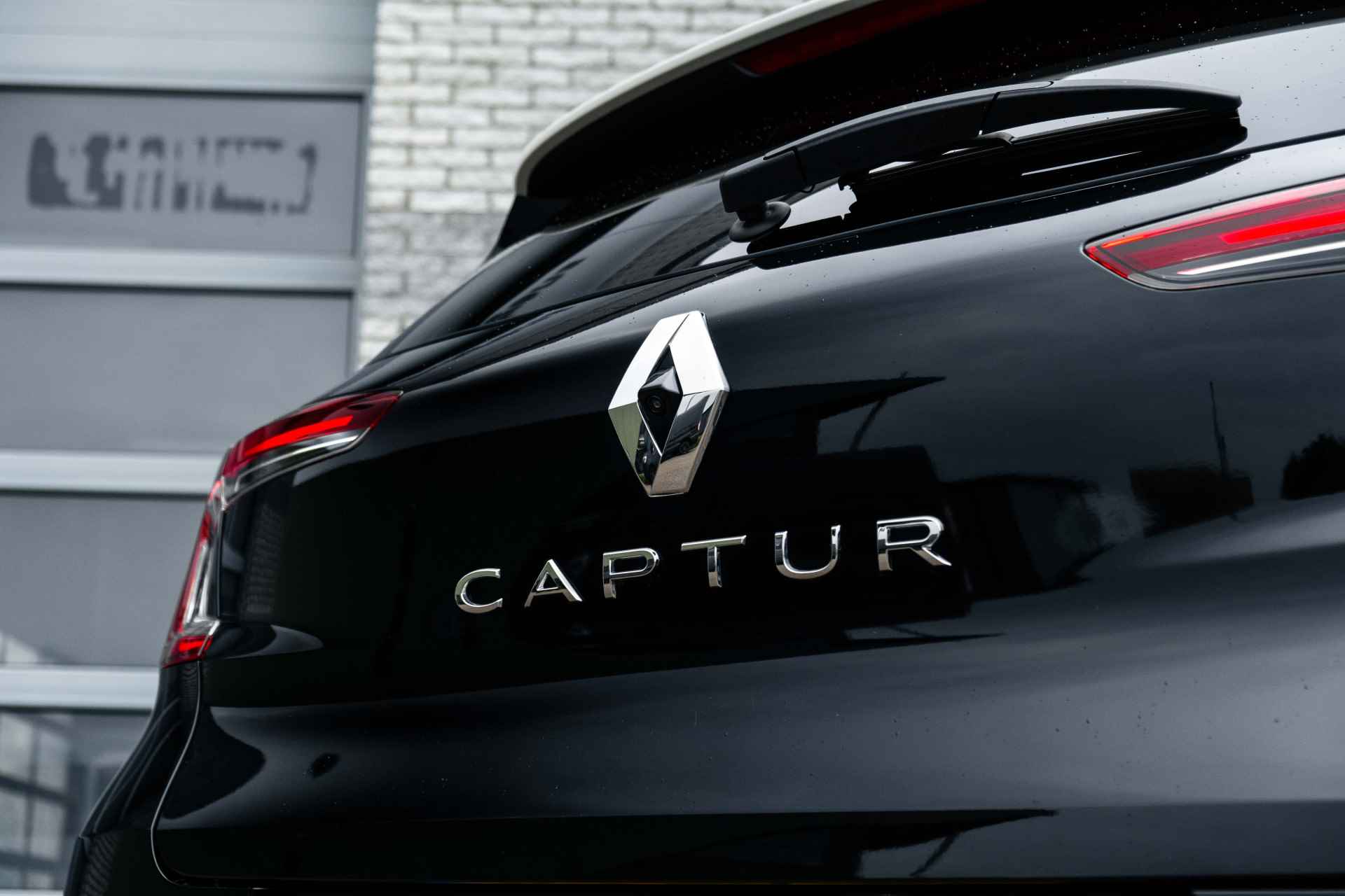 Renault Captur 1.3 TCe 130 AUT Intens Navigatie | Climat Control | Cruise | Camera | Sensoren | incl. Bovag rijklaarpakket met 12 maanden garantie | - 30/57
