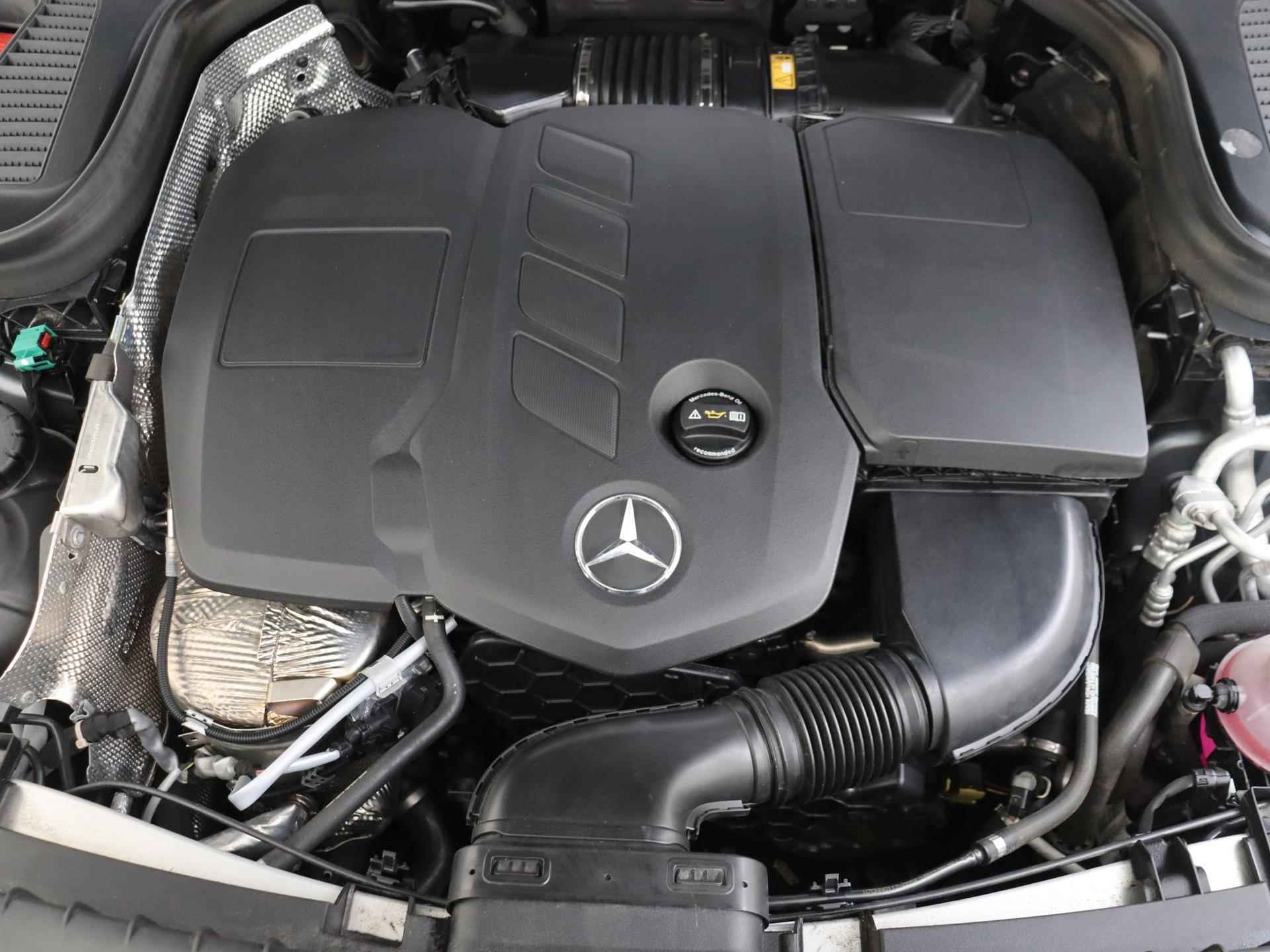 Mercedes-Benz GLC-klasse Coupé 300de 4MATIC Premium Plus / AMG/ Schuifdak/ 20 inch/ Burmester/ DISTRONIC/ Orig. Matgrijs/ BTW auto - 11/36