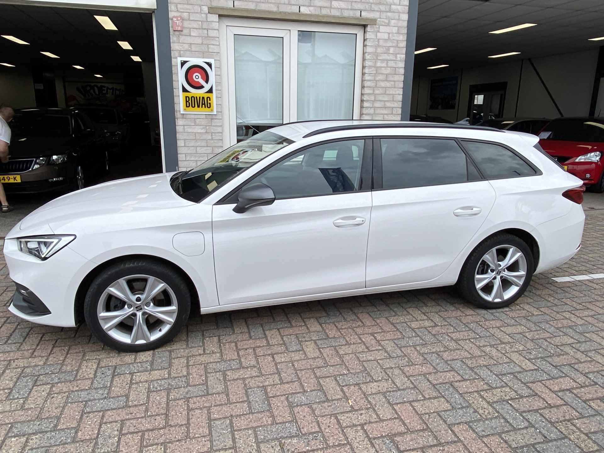 SEAT Leon Sportstourer 1.4 TSI eHybrid PHEV FR / AUTOMAAT/ CAMERA/ PARK. SENSOREN/ LED/ KEYLESS/ STOEL EN STUUR VERWARM./ ADAPT. CRUISE/ APP CONNECT/ NAVI/ CLIMA/ DAB/ - 3/29