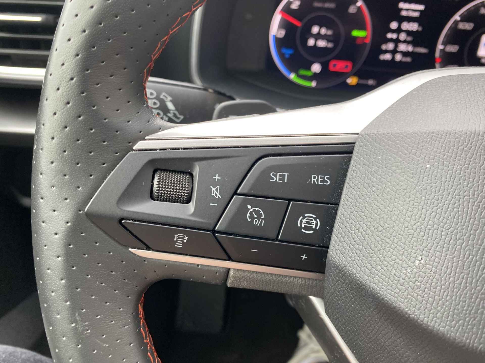 SEAT Leon Sportstourer 1.4 TSI eHybrid PHEV FR / AUTOMAAT/ CAMERA/ PARK. SENSOREN/ LED/ KEYLESS/ STOEL EN STUUR VERWARM./ ADAPT. CRUISE/ APP CONNECT/ NAVI/ CLIMA/ DAB/ - 11/29