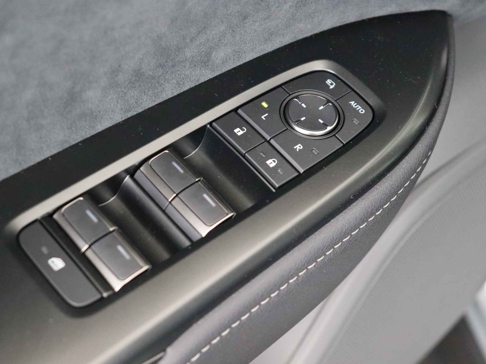 Lexus RZ 450e President Line | Infrarood verwarming | Mark Levinson | 360 Camera | - 24/46