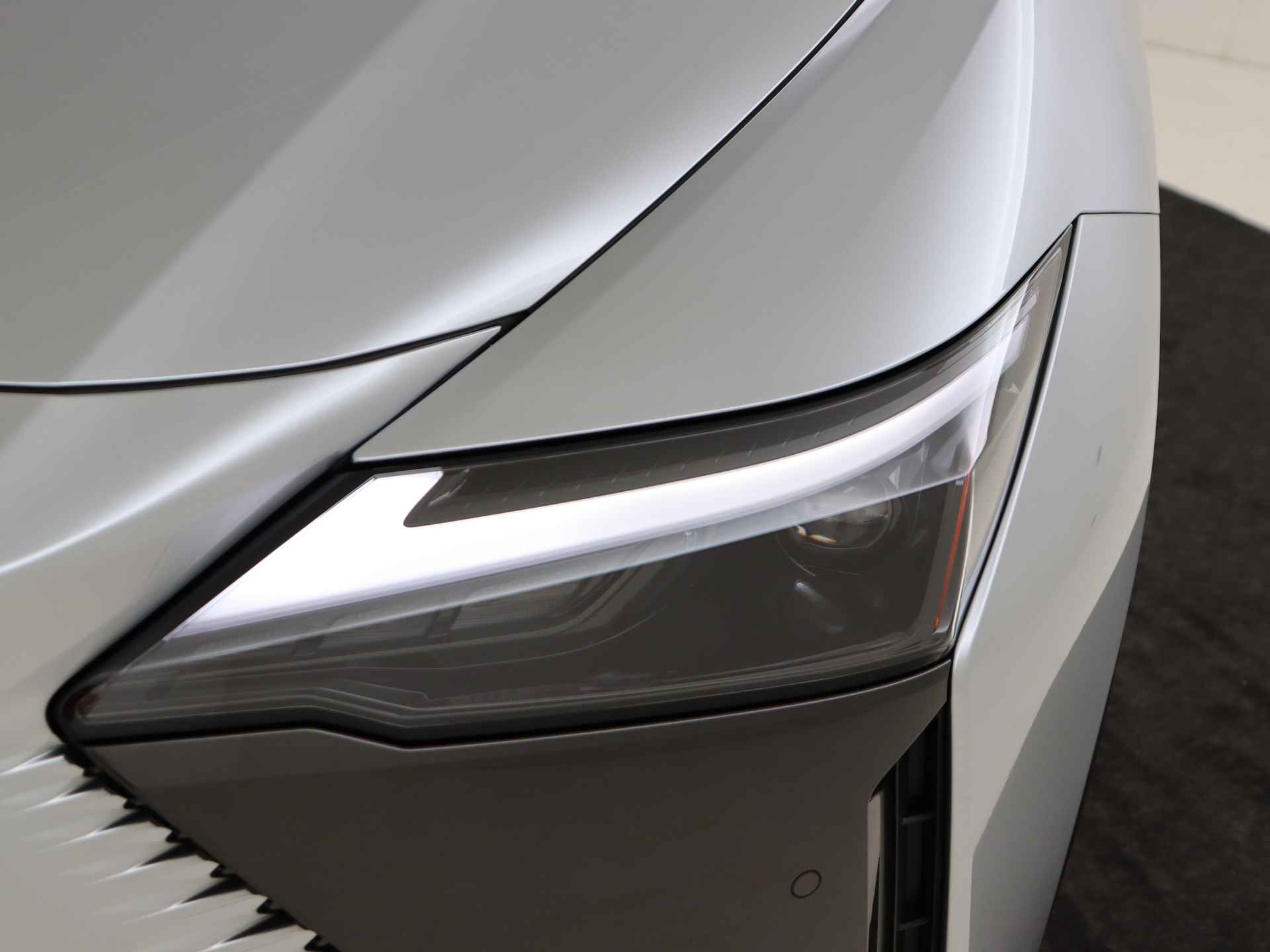 Lexus RZ 450e President Line | Infrarood verwarming | Mark Levinson | 360 Camera | - 32/46
