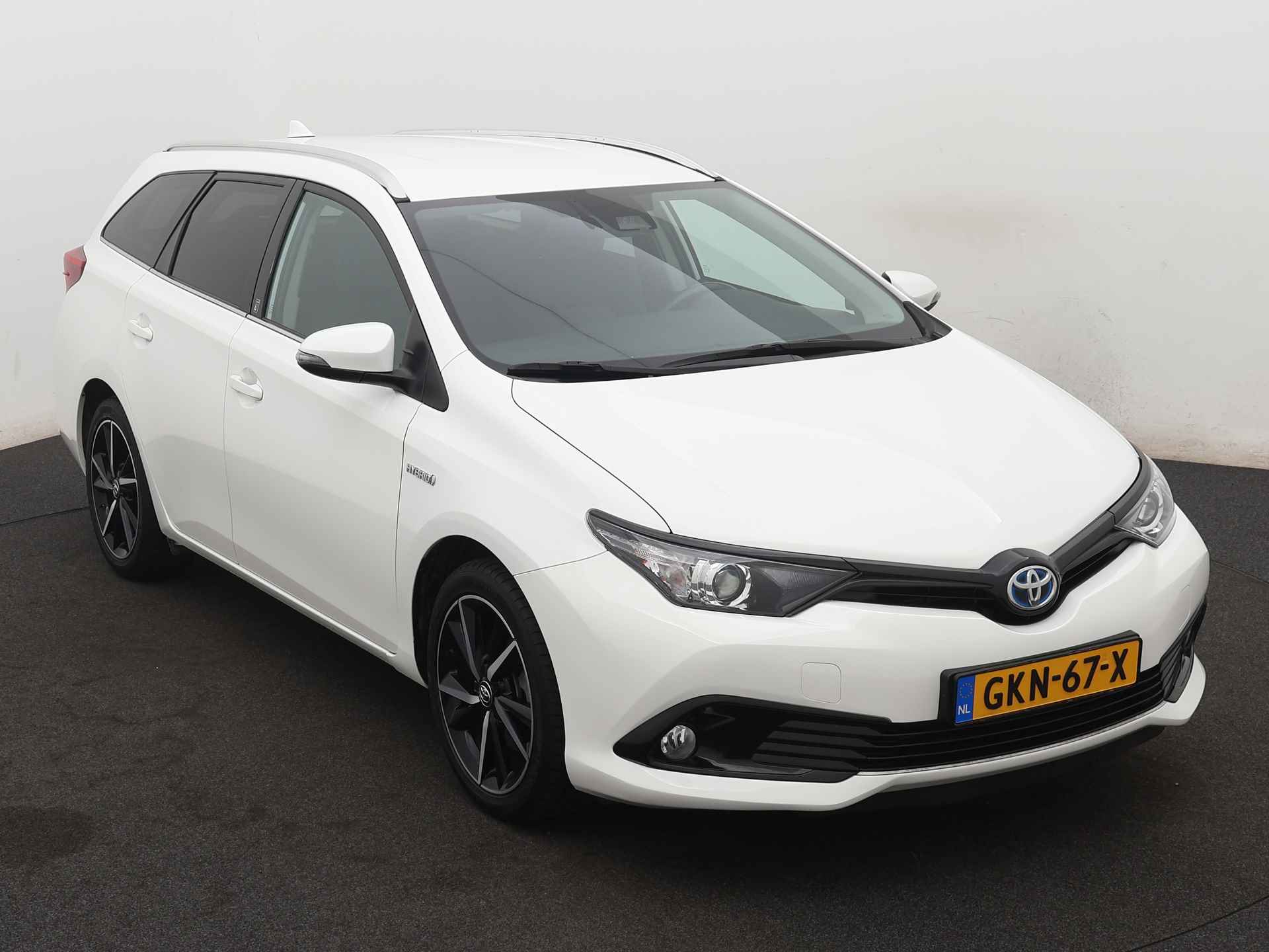 Toyota Auris Touring Sports 1.8 Hybrid Team D. Limited | LM velgen | Stoelverwarming | - 29/42