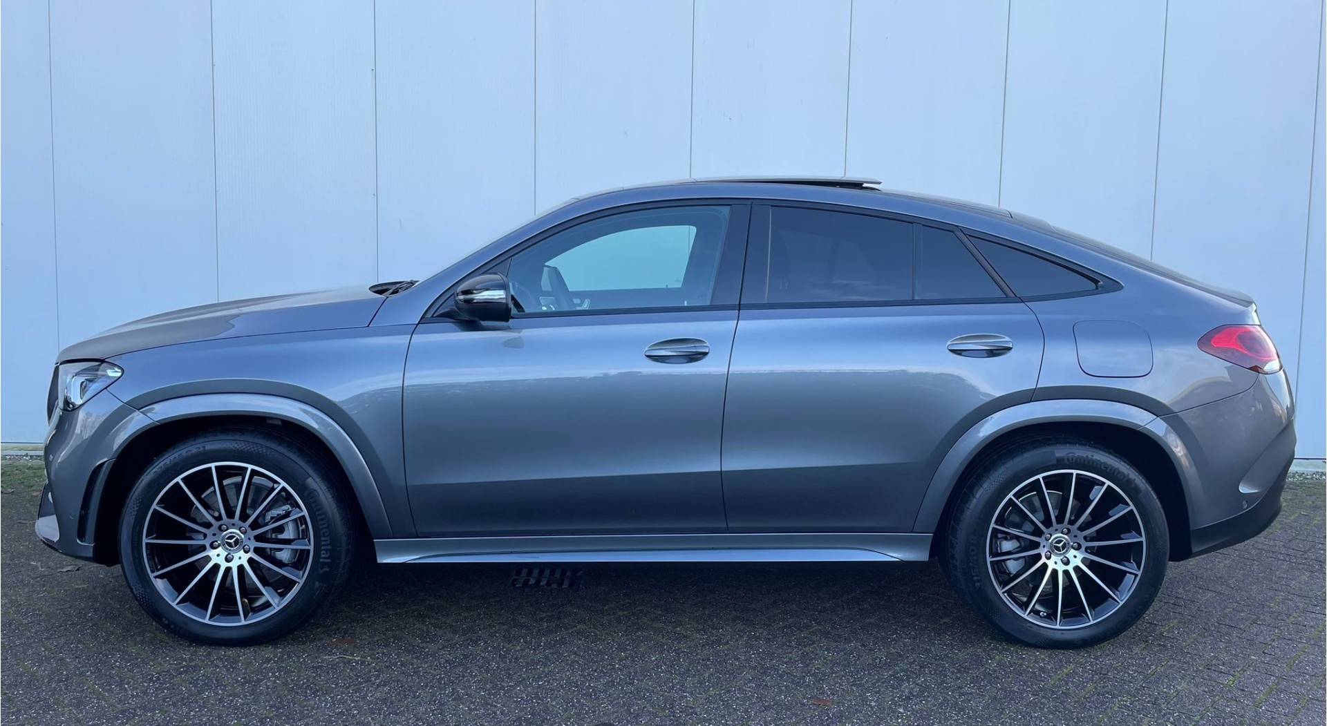 Mercedes-Benz GLE Coupé 350 e 4MATIC AMG AMG Night pakket 21"AMG velgen  Distronic Car-play Panoramadak 360 camera DAB MBUX Trekhaak Burmester Privacy glass Stoelverwarming - 2/14