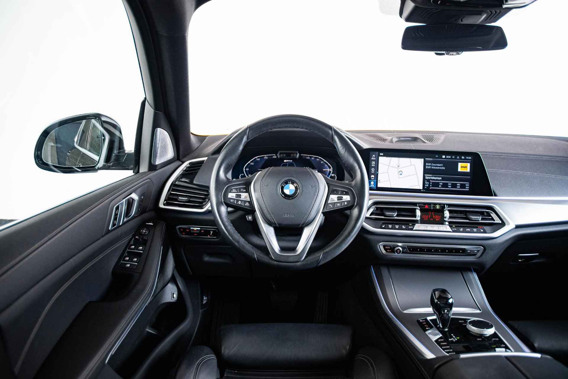 BMW X5 xDrive45e High Executive xLine - Bowers & Wilkins - Panoramadak - Driving Assistant Professional - Parking Assistant Plus - Active Steering - Privacy Glas - Ambiance verlichting - 32/63