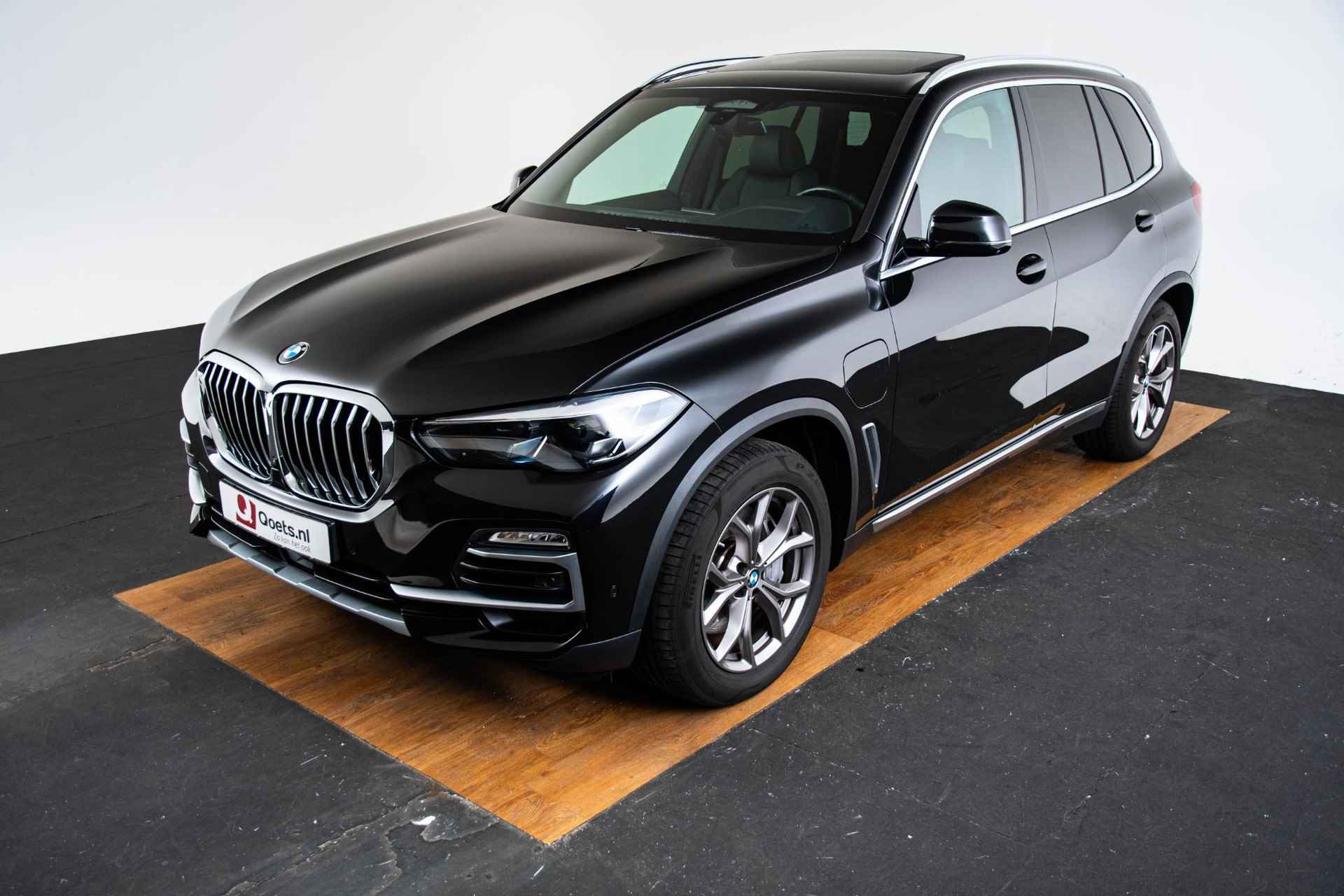 BMW X5 xDrive45e High Executive xLine - Bowers & Wilkins - Panoramadak - Driving Assistant Professional - Parking Assistant Plus - Active Steering - Privacy Glas - Ambiance verlichting - 51/63