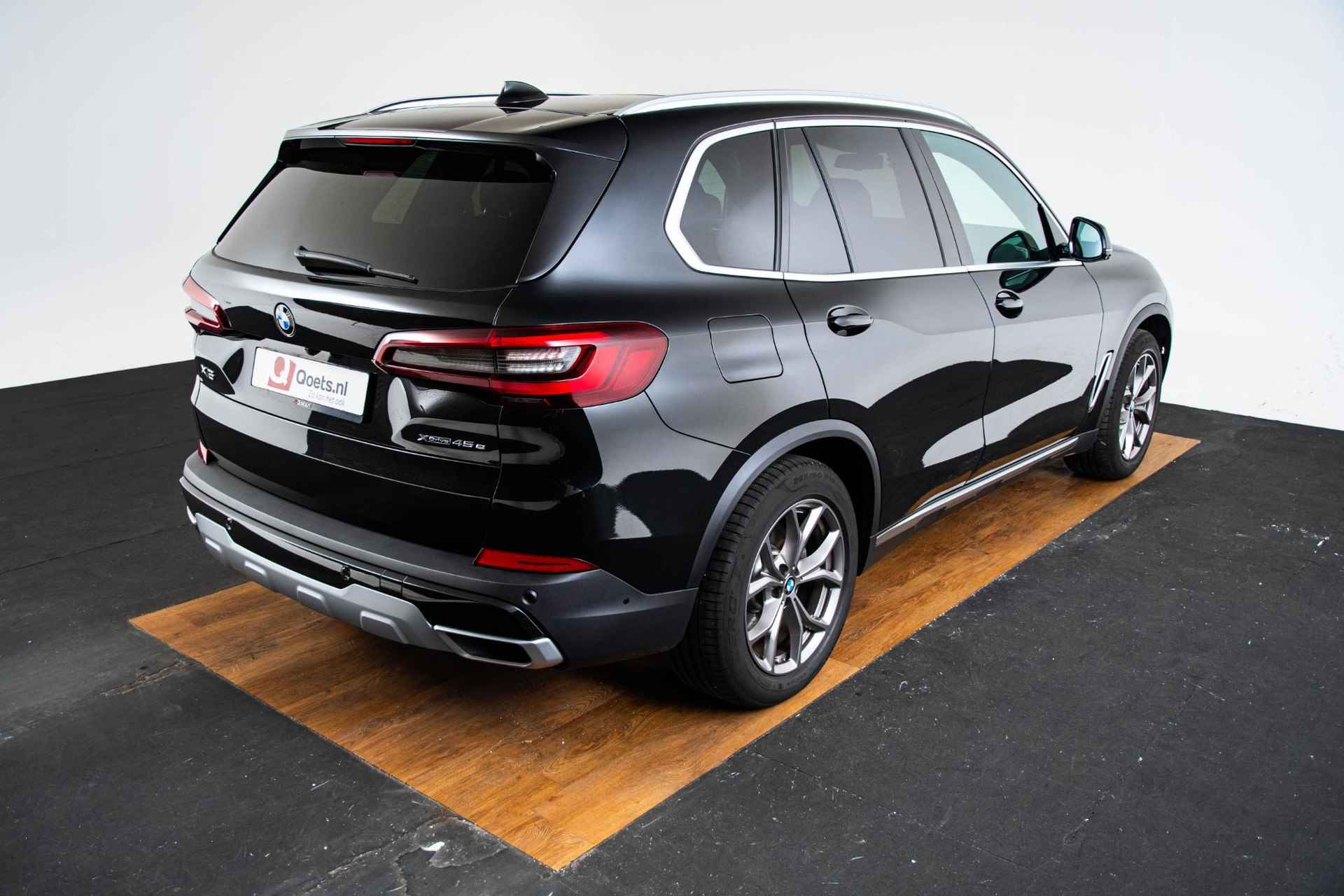 BMW X5 xDrive45e High Executive xLine - Bowers & Wilkins - Panoramadak - Driving Assistant Professional - Parking Assistant Plus - Active Steering - Privacy Glas - Ambiance verlichting - 55/63