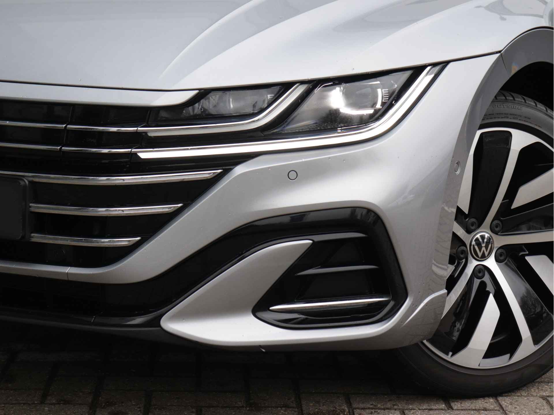 Volkswagen Arteon Shooting Brake 1.4 TSI eHybrid R-Line | Panoramadak | Trekhaak | Dynamic chassis | 360° camera | Navi 'Pro' | Stoelverwarming V+A | Dodehoekdetectie | Verlengde garantie tot 06-07-2026 of eerder 100.000km - 33/87