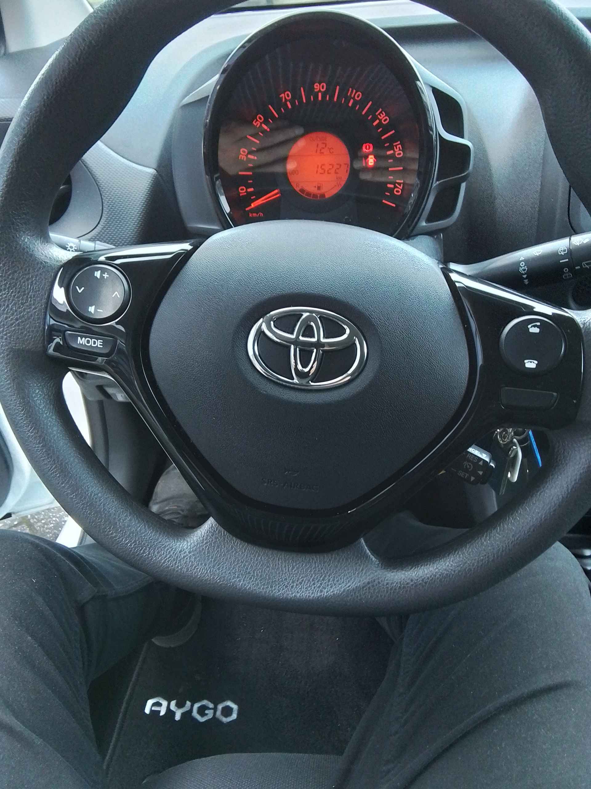 Toyota Aygo 1.0 VVT-i x-fun - 17/19