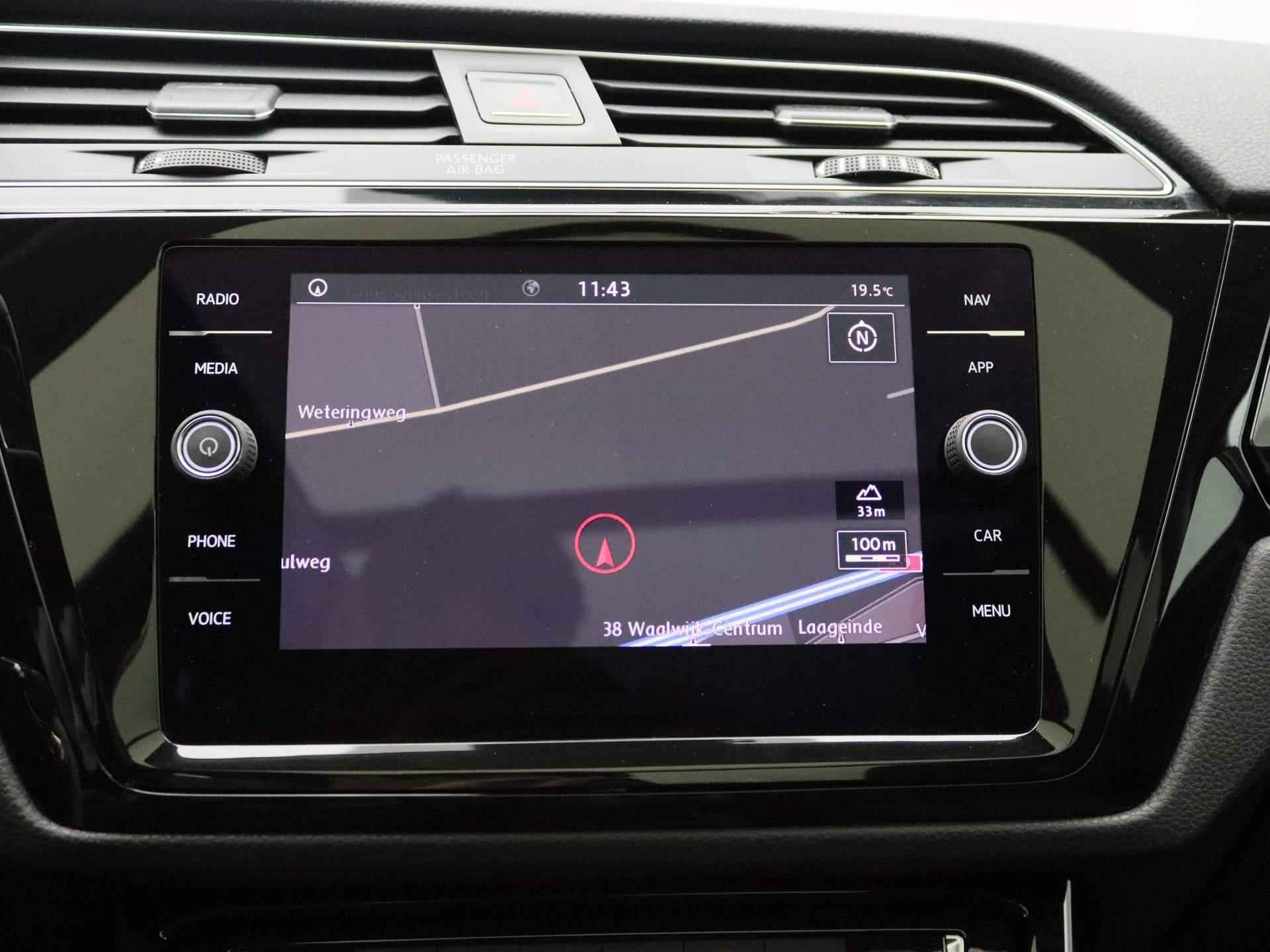 Volkswagen Touran 1.0 TSI Highline 7p | 7 Persoons | Panoramadak | Adaptieve Cruise | Apple Carplay / Android Auto | Led-Koplampen | Navigatie | Climate Control | - 17/36