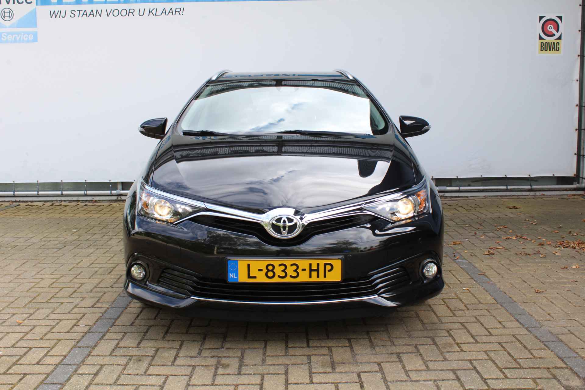 Toyota Auris Touring Sports 1.2T Dynamic | Incl. 12 maanden Garantie | Navigatie | Achteruitrijcamera | Cruise Control | Parkeersensoren v/a | Stoelverwarming | Climate Control | Stoel in Hoogte Verstelbaar | 17 Inch Licht metaal | Lijn Assist | - 6/50