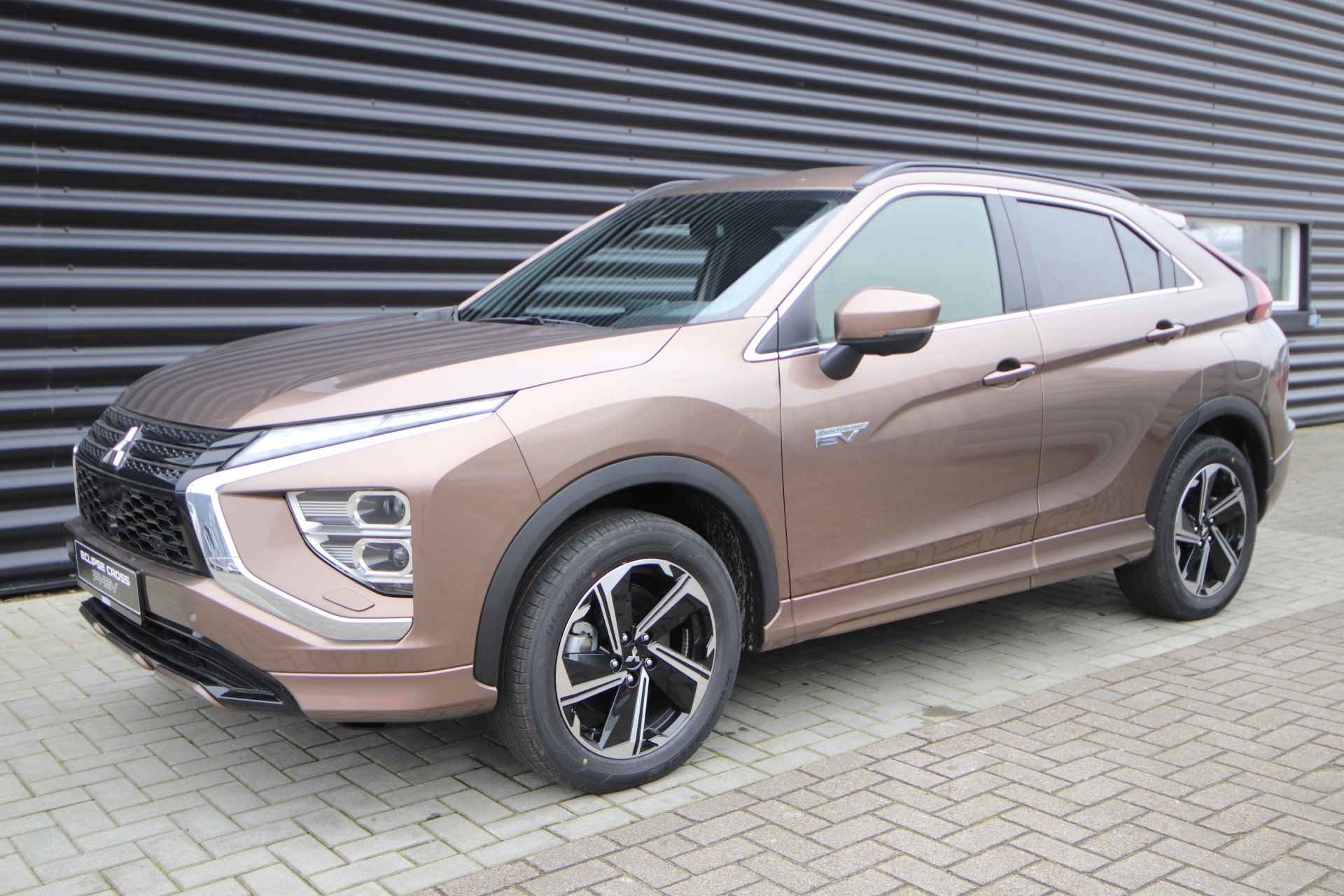 Mitsubishi Eclipse Cross 2.4 PHEV Executive NIEUW, New Bronze € 8.887,- Voordeel! - 14/67