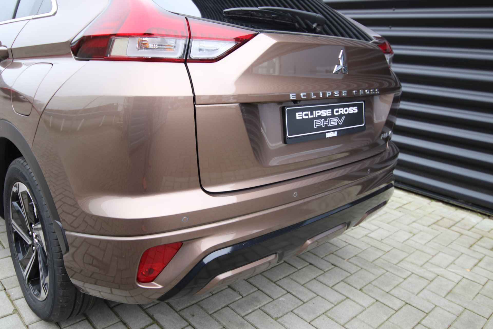 Mitsubishi Eclipse Cross 2.4 PHEV Executive NIEUW, New Bronze € 8.887,- Voordeel! - 25/67