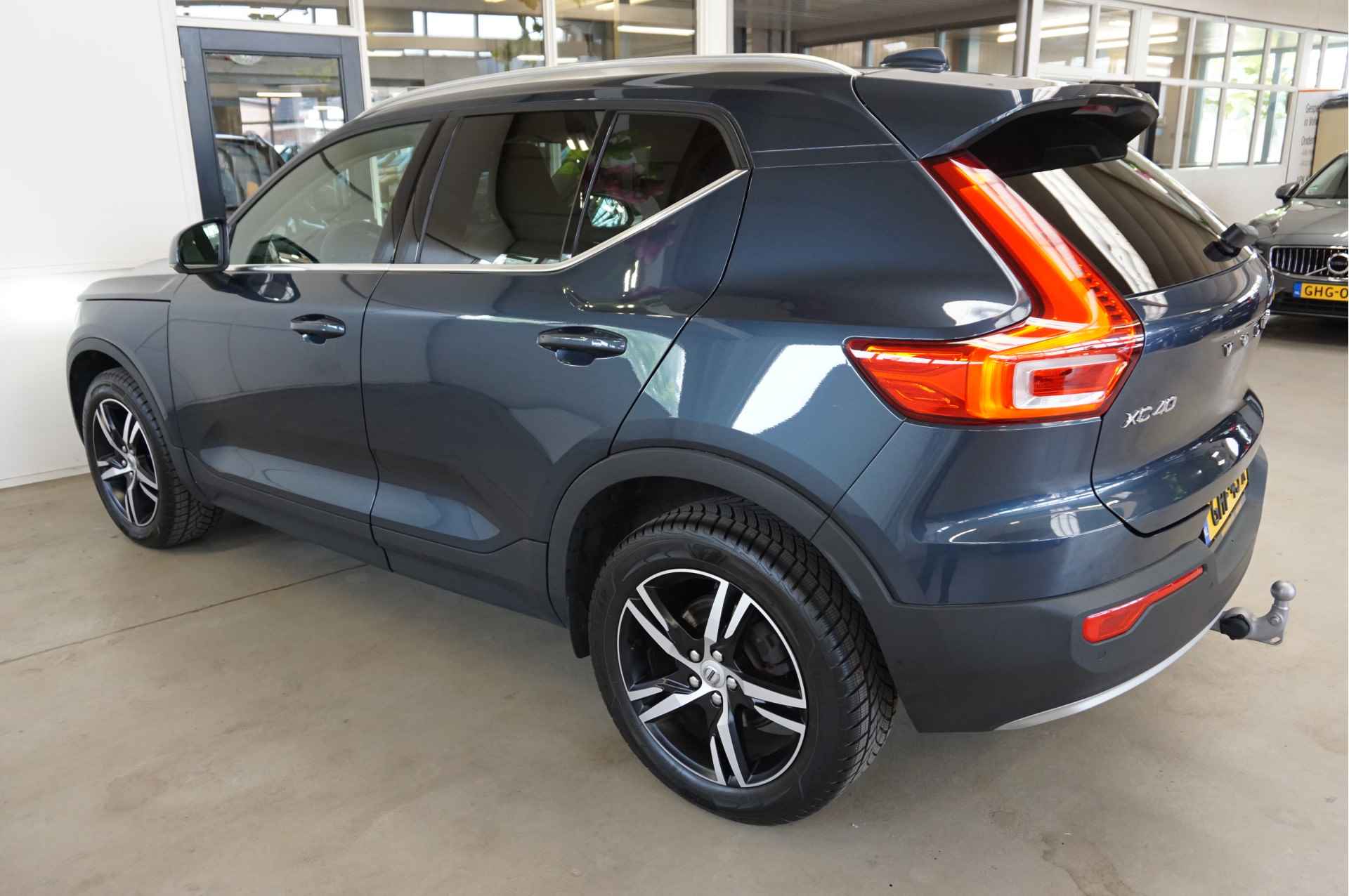 Volvo XC40 2.0 B4 AWD Inscription Trekh. Leder Harman/Kardon - 44/56