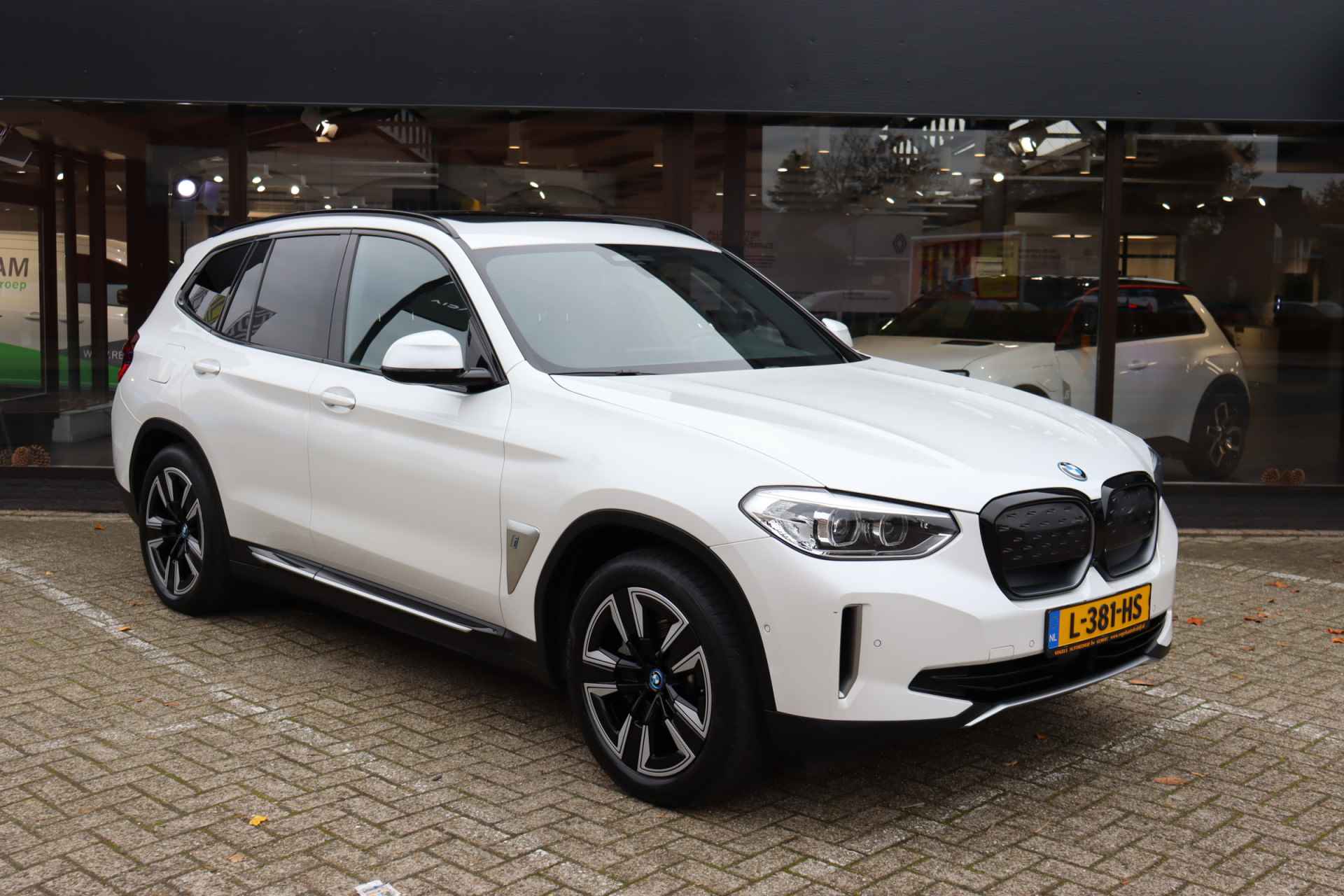 BMW iX3 Executive 80 kWh Panoramadak, Leder