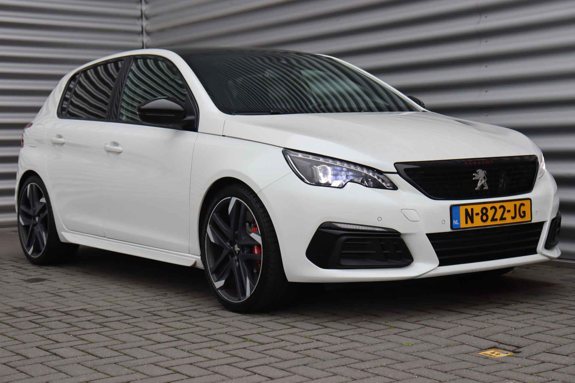 Peugeot 308 1.6 PURETECH 263PK 5-DRS GTI BY PEUGEOT SPORT / NAVI / LEDER / CLIMA / PDC / 19" BI-COLOR / UNIEK / CAMERA / DENON / KEYLESS / F - 4/42