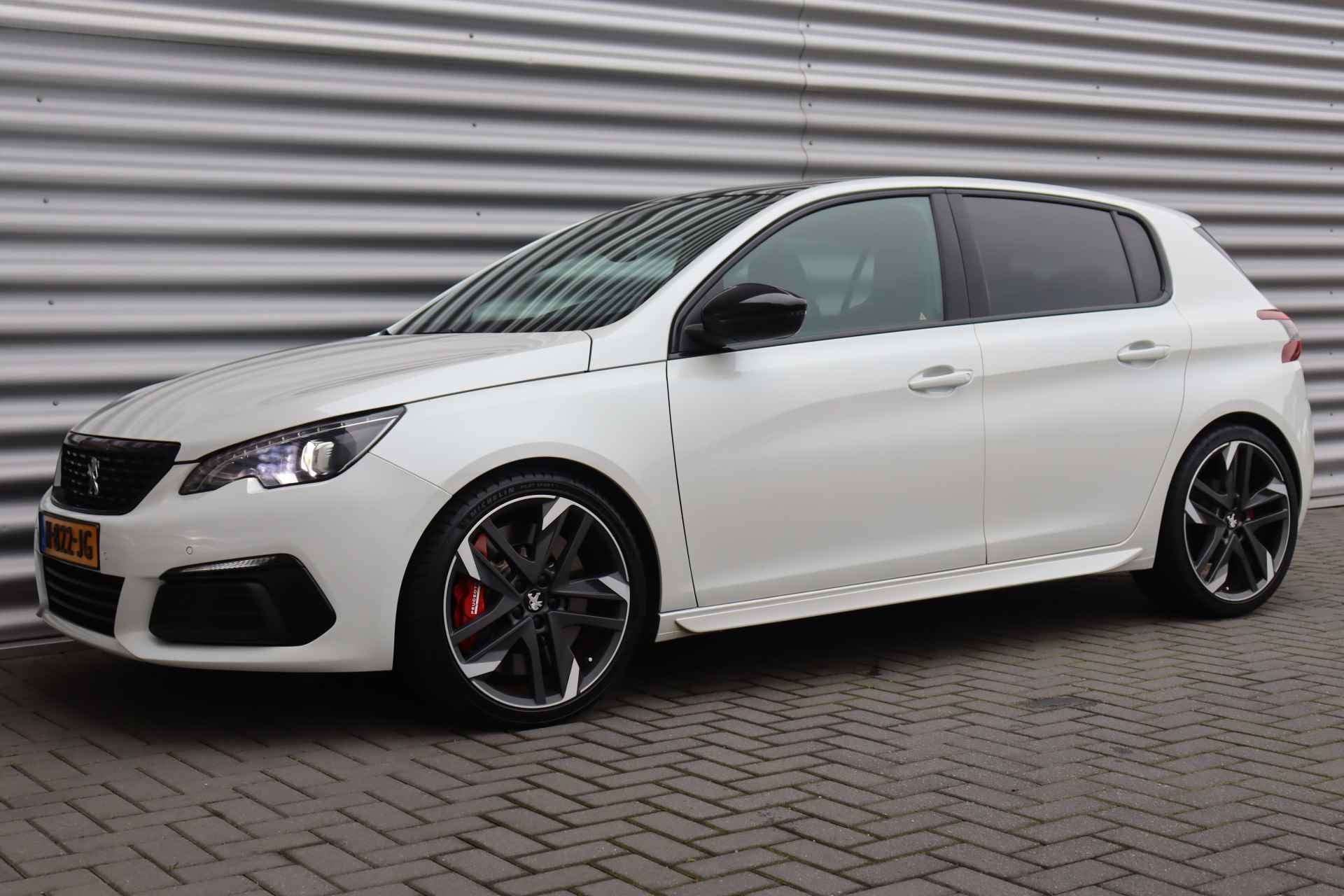 Peugeot 308 1.6 PURETECH 263PK 5-DRS GTI BY PEUGEOT SPORT / NAVI / LEDER / CLIMA / PDC / 19" BI-COLOR / UNIEK / CAMERA / DENON / KEYLESS / F - 6/42