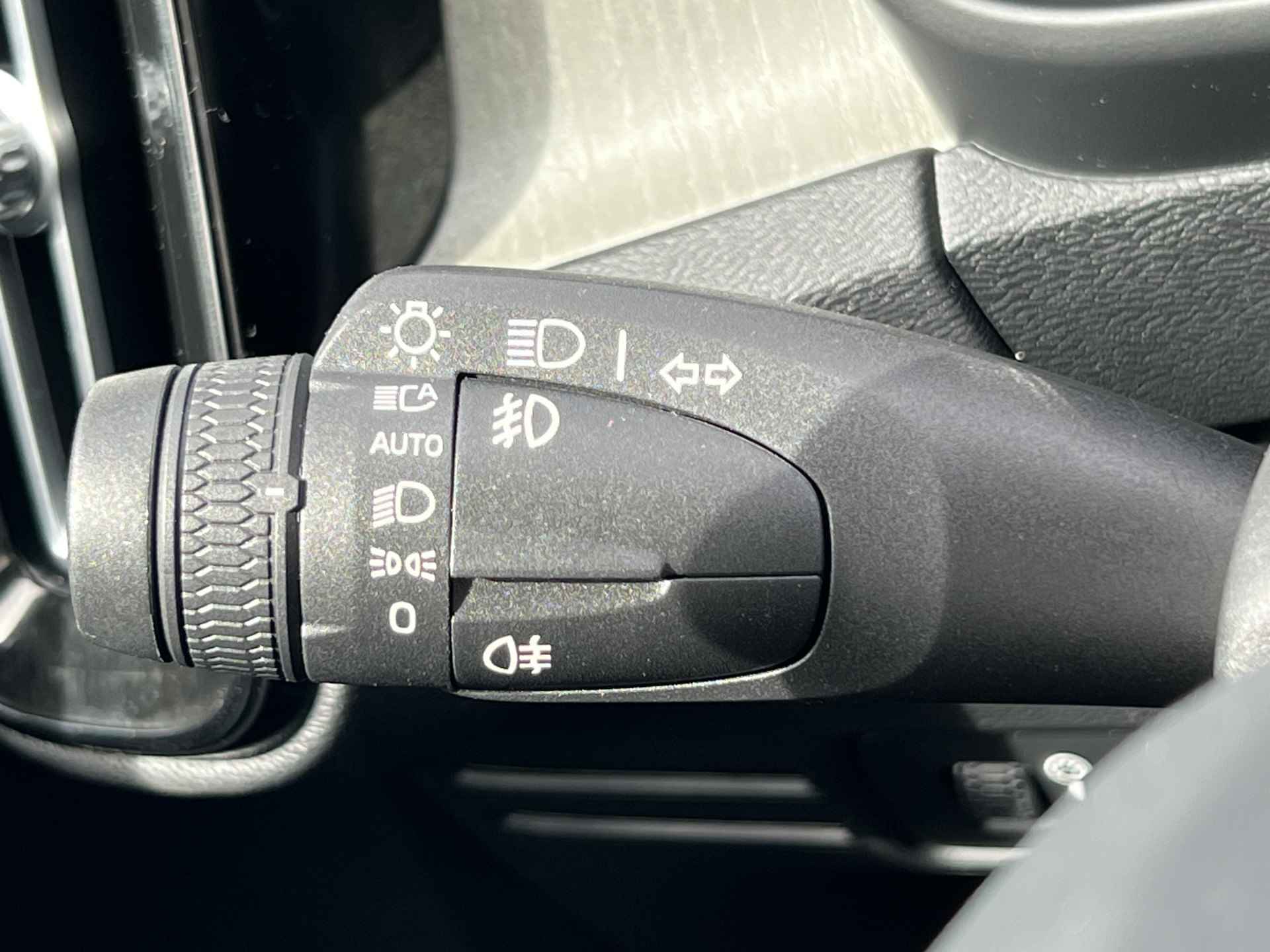 Volvo XC40 2.0 T4 Inscription 190 pk Automaat Navigatie Standkachel Leder Stoelverlenging 360 Camera ACC Pilot Assist Stoel + Stuurverwaming Carplay Dab NL Auto 1e Eigenaar - 34/58