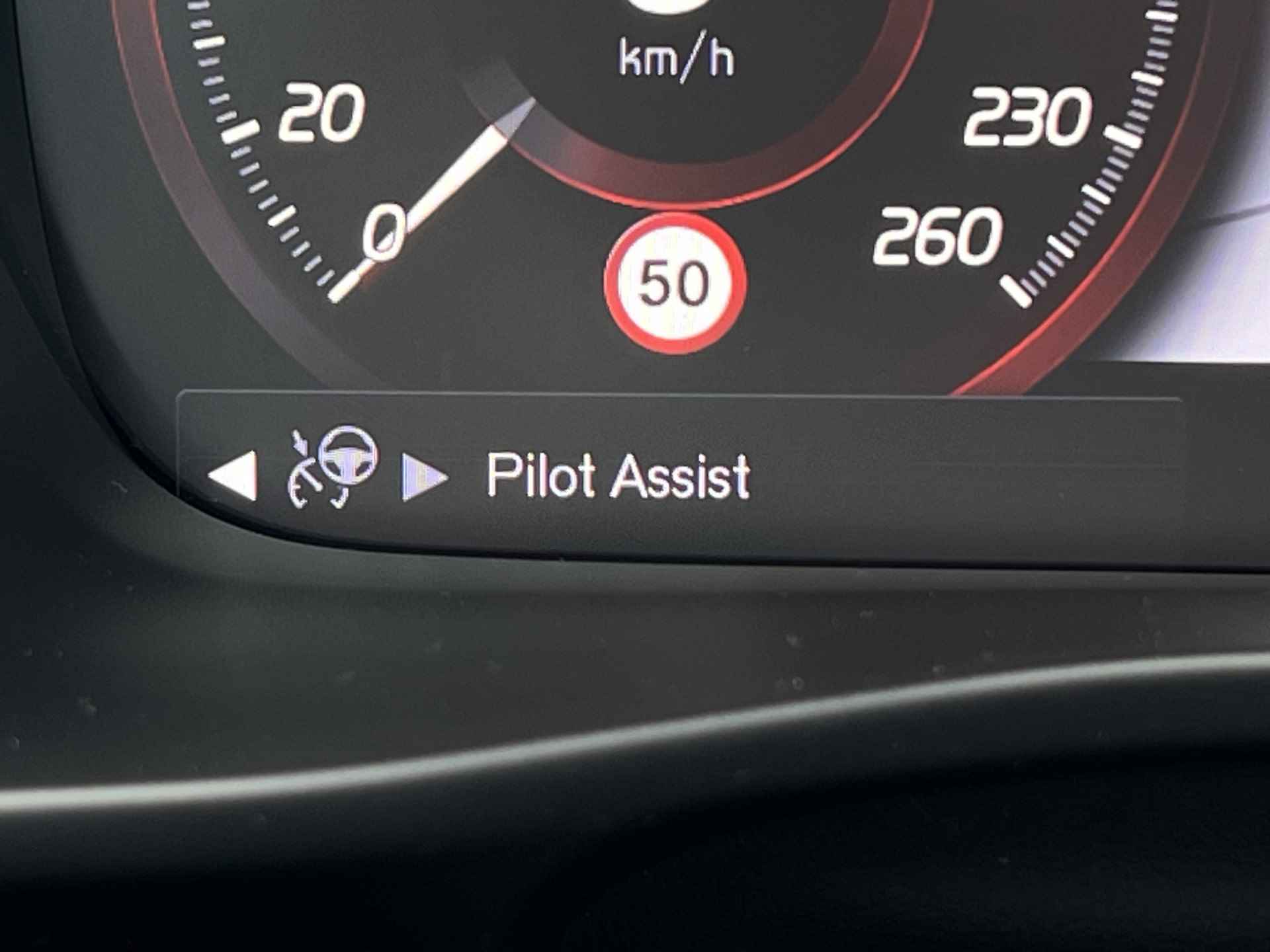 Volvo XC40 2.0 T4 Inscription 190 pk Automaat Navigatie Standkachel Leder Stoelverlenging 360 Camera ACC Pilot Assist Stoel + Stuurverwaming Carplay Dab NL Auto 1e Eigenaar - 40/58
