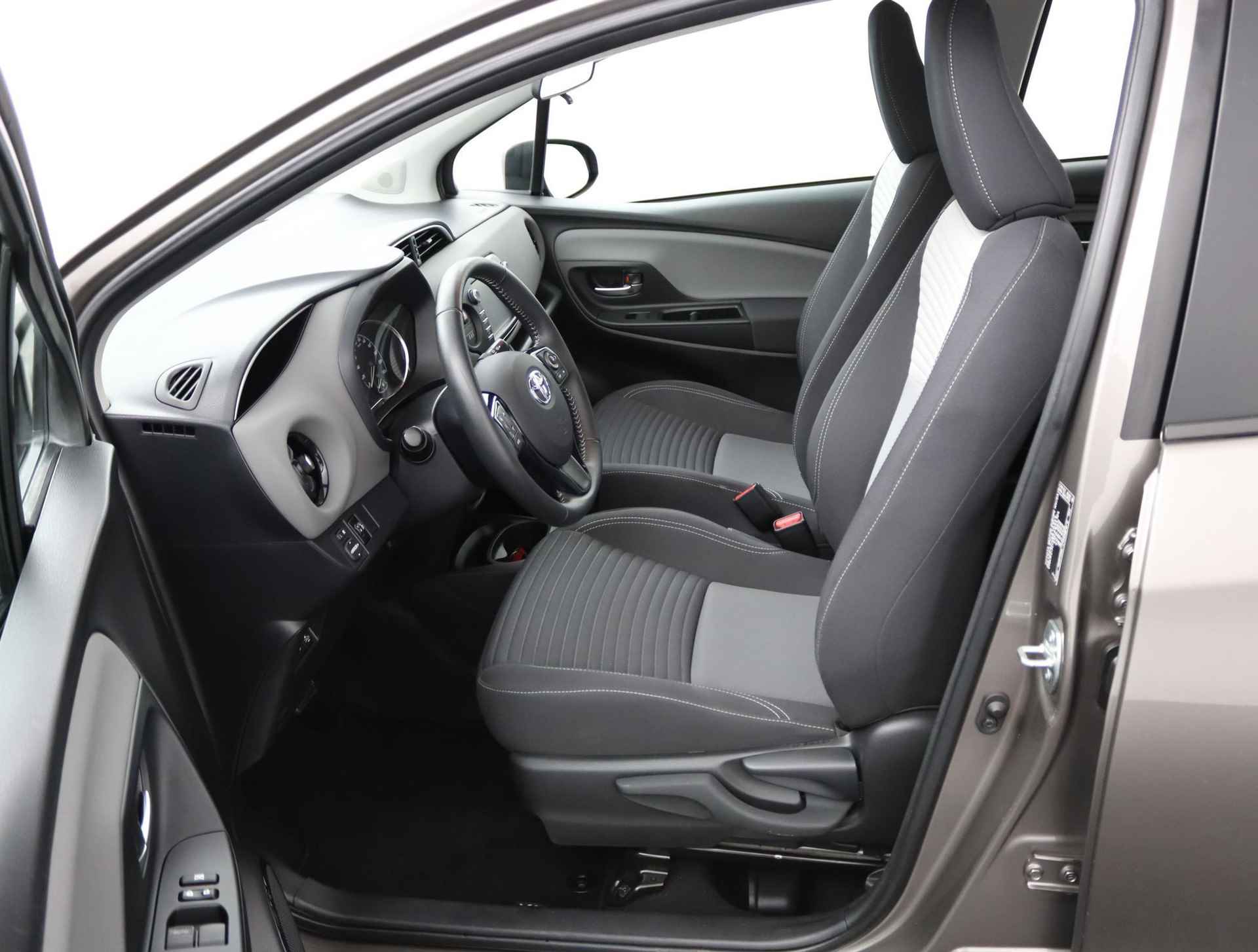 Toyota Yaris 1.5 Hybrid Active | Cruise controle | Camera | Climate controle | Rijstrook sensor | - 17/47