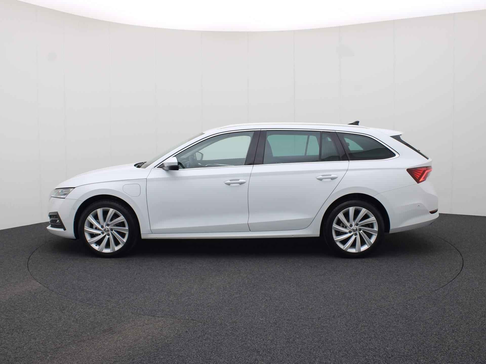 Skoda Octavia Combi 1.4 TSI 150kW/204PK iV PHEV Style DSG · Navigatie · Camera+Parkeersensoren · Stoelverwarming - 34/44