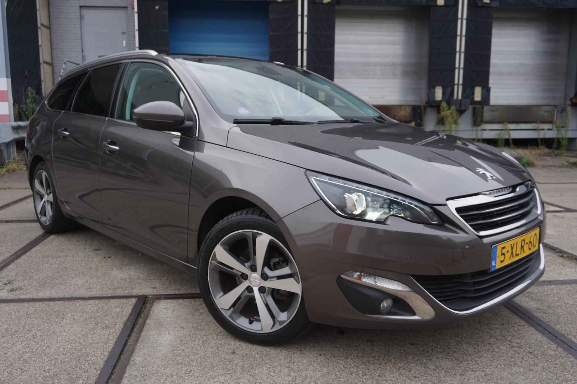 Peugeot 308 SW 1.2 e-THP Première * Pano * Cruise * Park. sensor * - 4/28