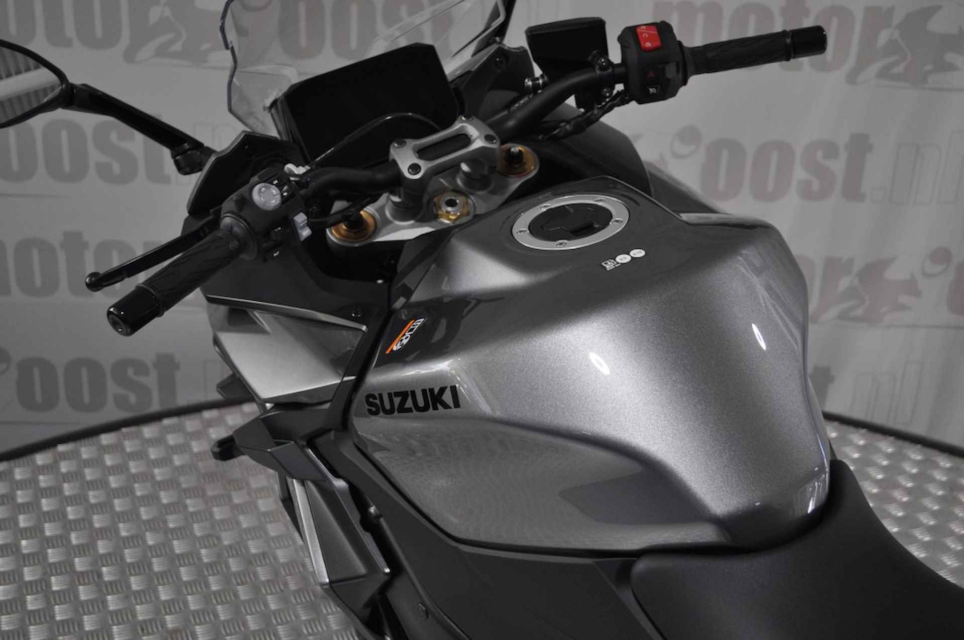 SUZUKI Gsx-s 1000 Gt - 17/24