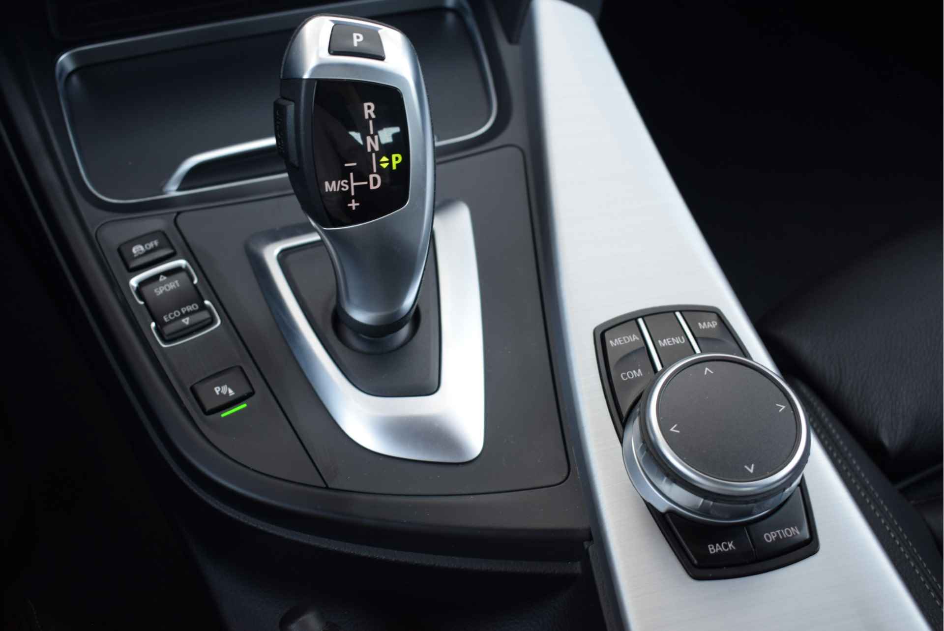 BMW 4 Serie Gran Coupé 420i High Executive M Sport Automaat / Sportstoelen / Adaptieve LED / M Sportonderstel / Navigatie Professional / Stoelverwarming / Leder - 24/27