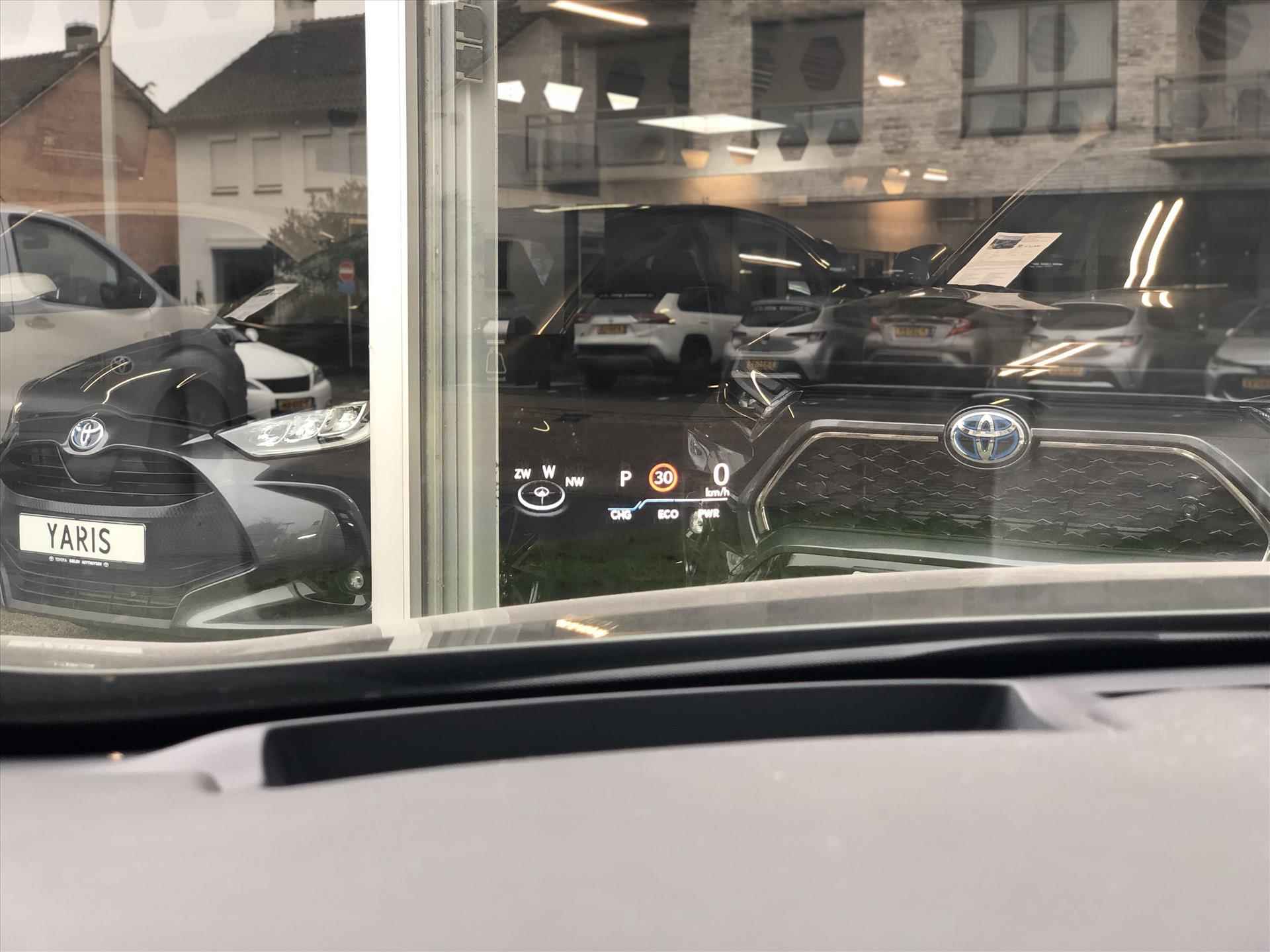 Lexus Ux 250h Executive Line | Head Up Display, Leer, Geheugenfunctie, Elektrische achterklep, 360 Camera, Groot scherm, Stoelventilatie - 31/42