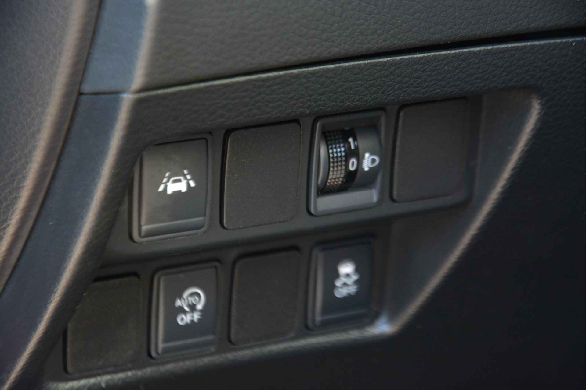 Nissan QASHQAI 1.2 DIG-T N-Connecta + Design pack Panoramadak, Navigatie, 360 Camera, PDC V+A - 8/15