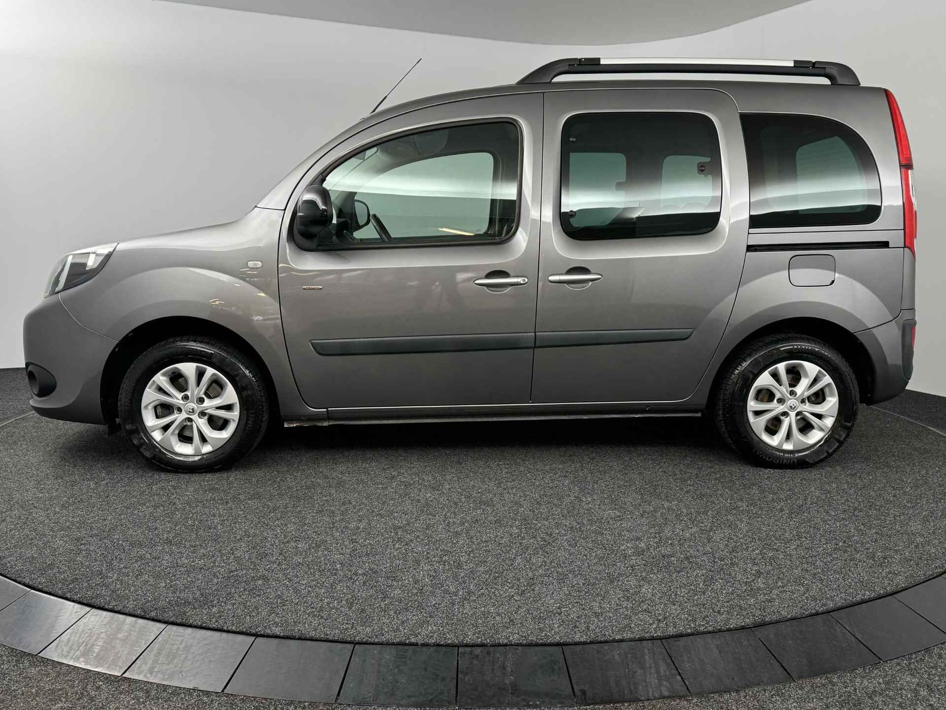 Renault Kangoo Family 1.2 TCe 115 Limited | Navi | Airco | Cruise | LM velgen 16" | 2x schuifdeur - 9/40