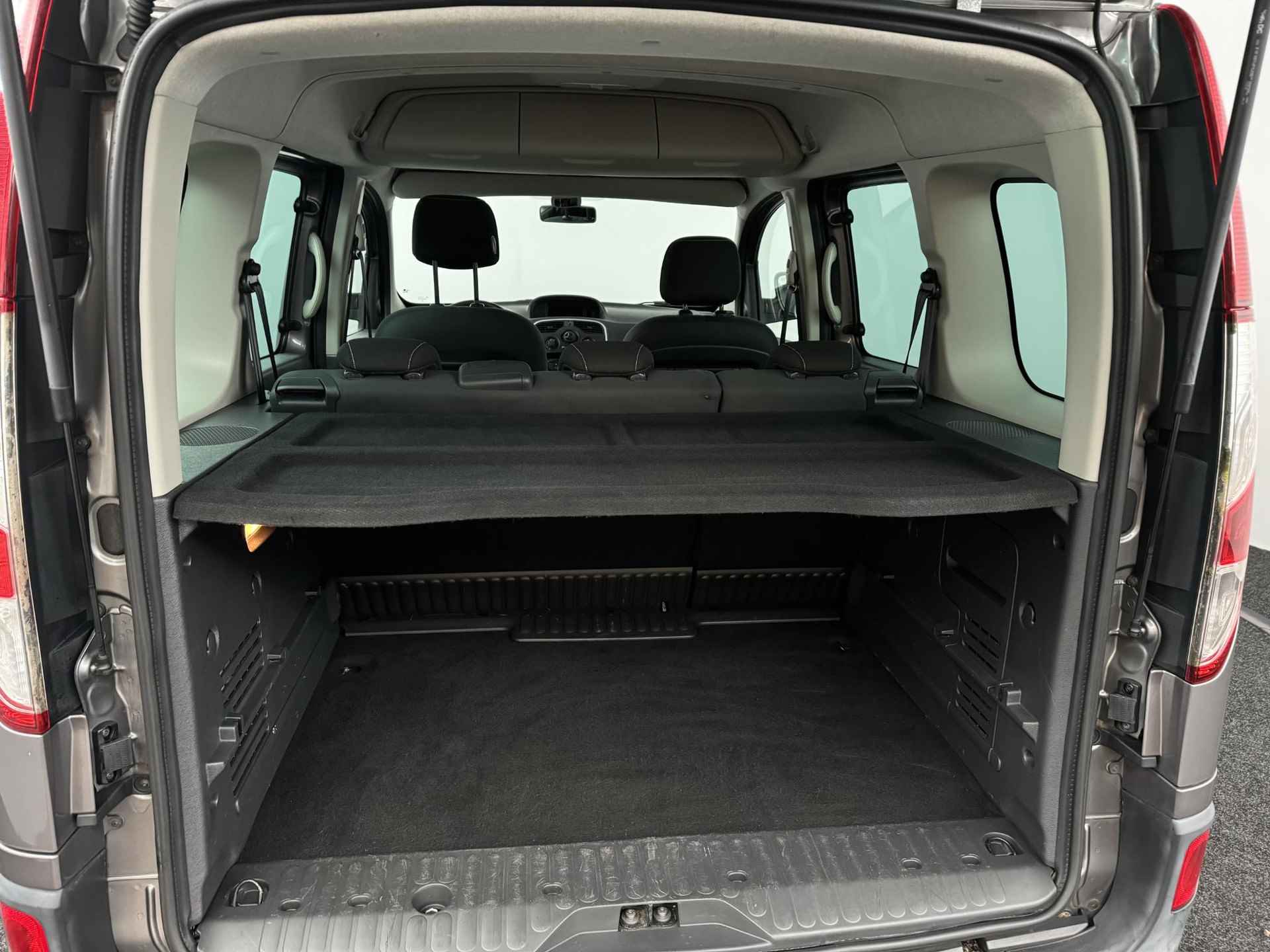 Renault Kangoo Family 1.2 TCe 115 Limited | Navi | Airco | Cruise | LM velgen 16" | 2x schuifdeur - 16/40