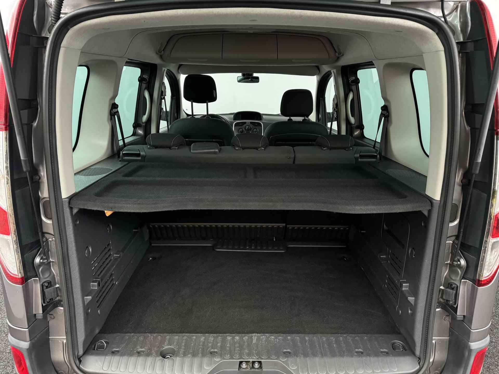 Renault Kangoo Family 1.2 TCe 115 Limited | Navi | Airco | Cruise | LM velgen 16" | 2x schuifdeur - 17/40