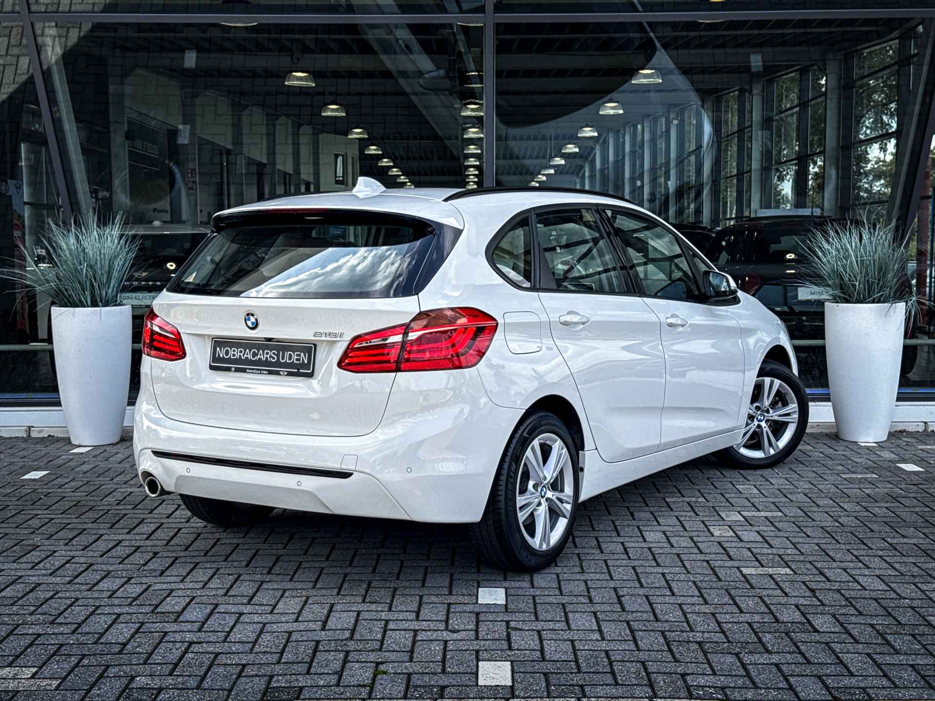 BMW 2 Serie Active Tourer 218i Executive Sport Line Automaat / Panoramadak / Trekhaak / Achteruitrijcamera / LED / Park Assistant / Cruise Control - 3/34