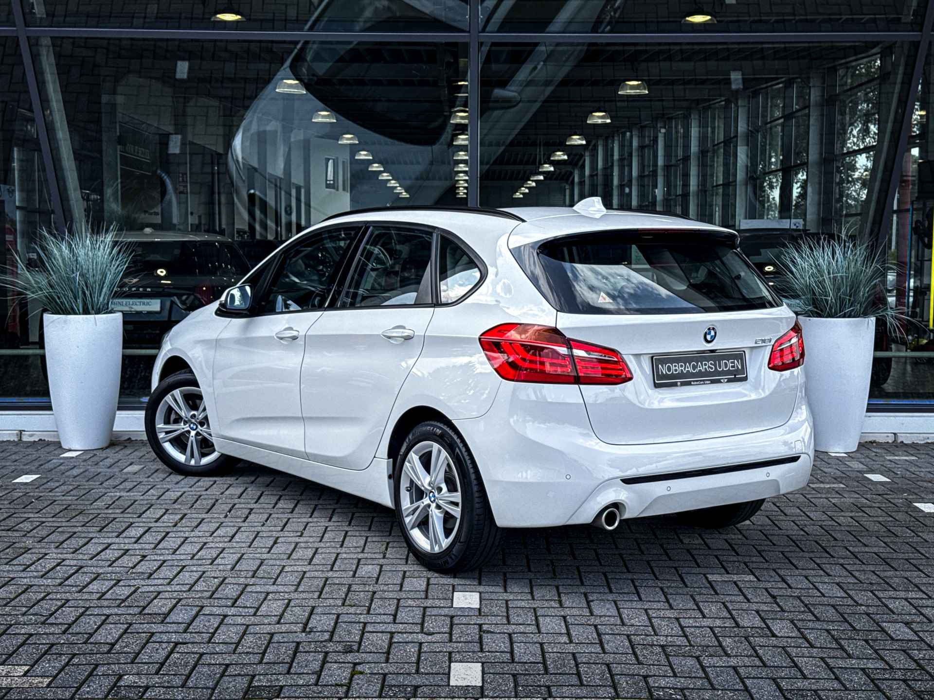 BMW 2 Serie Active Tourer 218i Executive Sport Line Automaat / Panoramadak / Trekhaak / Achteruitrijcamera / LED / Park Assistant / Cruise Control - 8/34