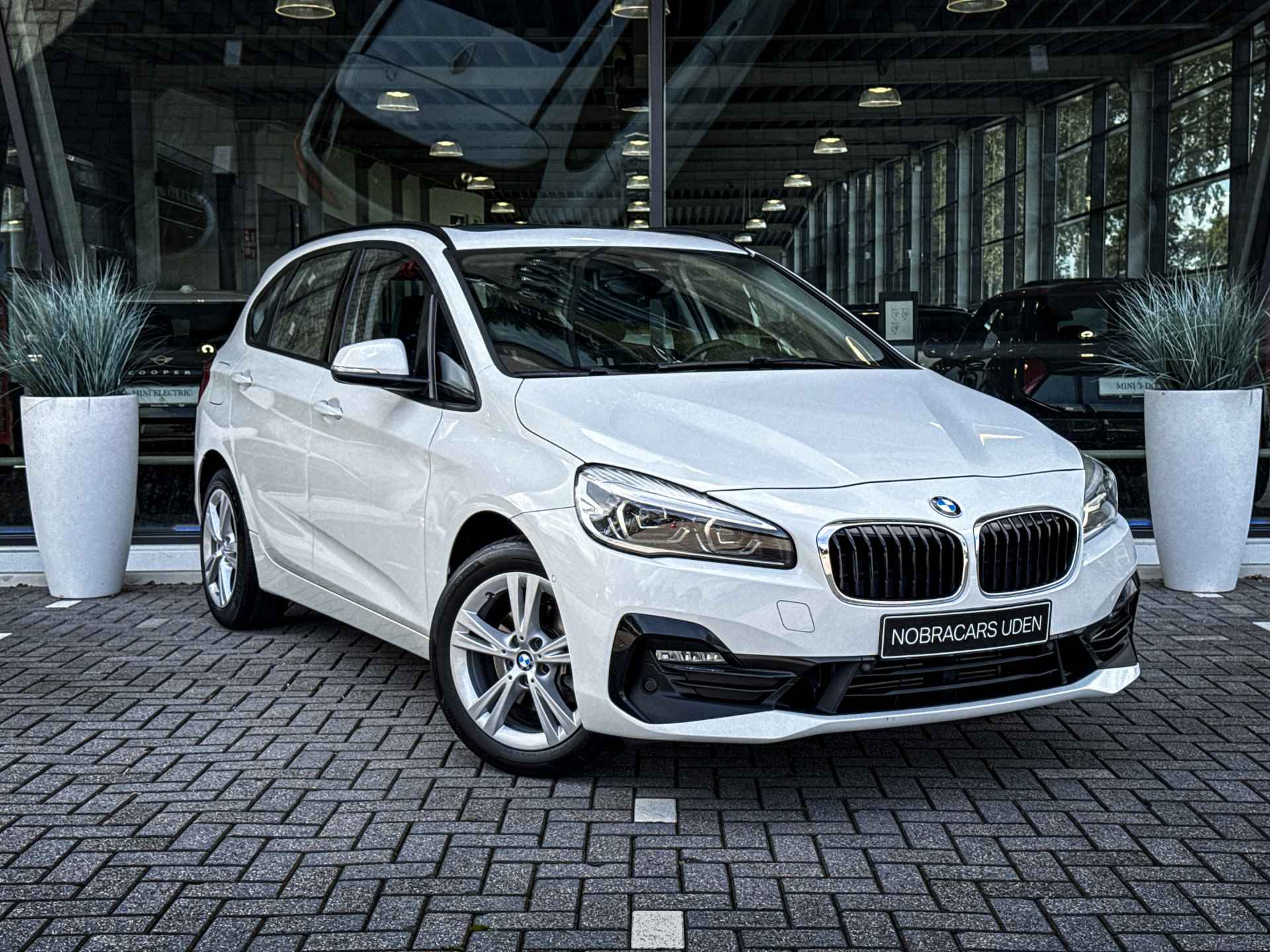 BMW 2 Serie Active Tourer 218i Executive Sport Line Automaat / Panoramadak / Trekhaak / Achteruitrijcamera / LED / Park Assistant / Cruise Control - 16/34