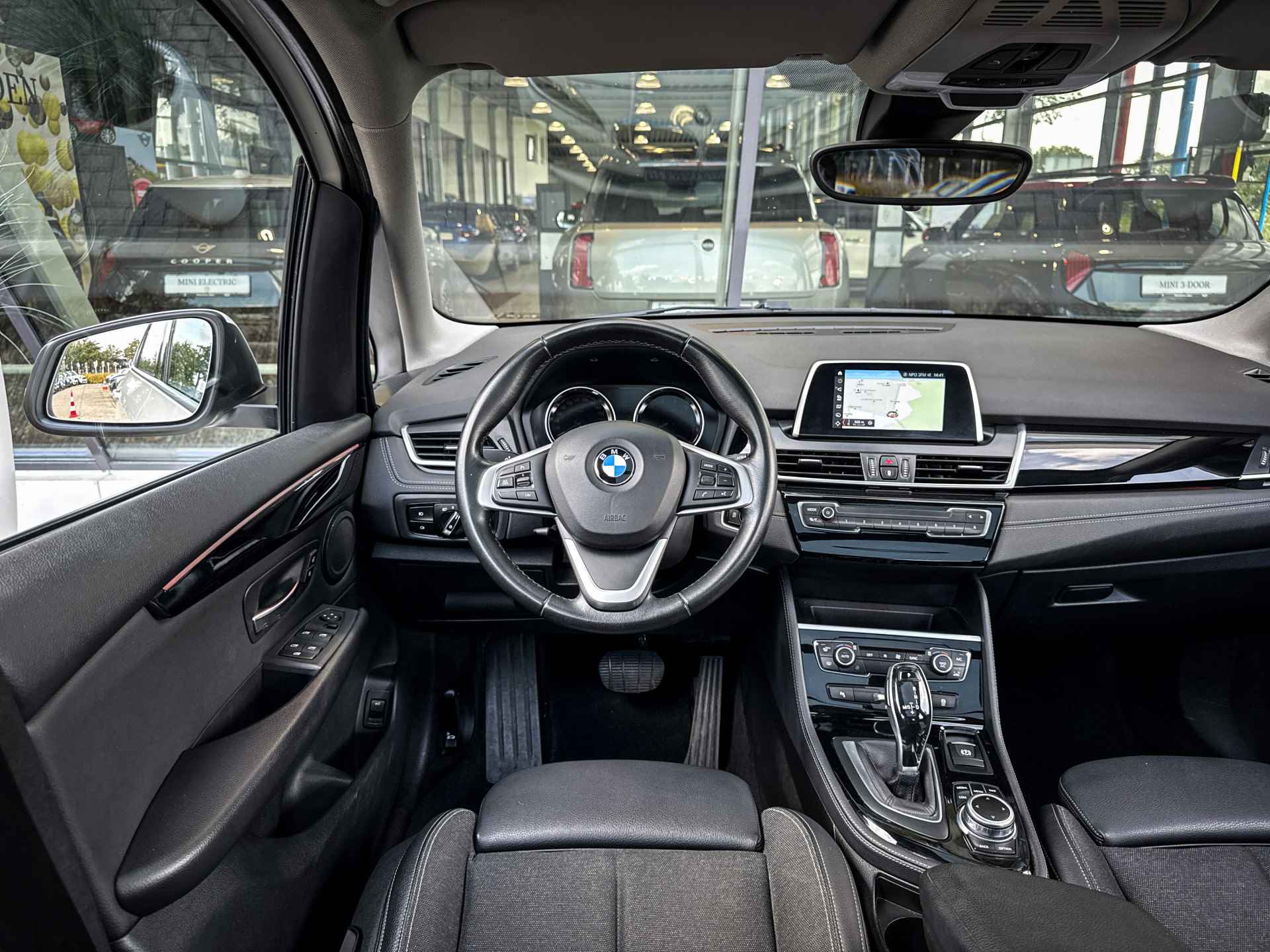 BMW 2 Serie Active Tourer 218i Executive Sport Line Automaat / Panoramadak / Trekhaak / Achteruitrijcamera / LED / Park Assistant / Cruise Control - 18/34