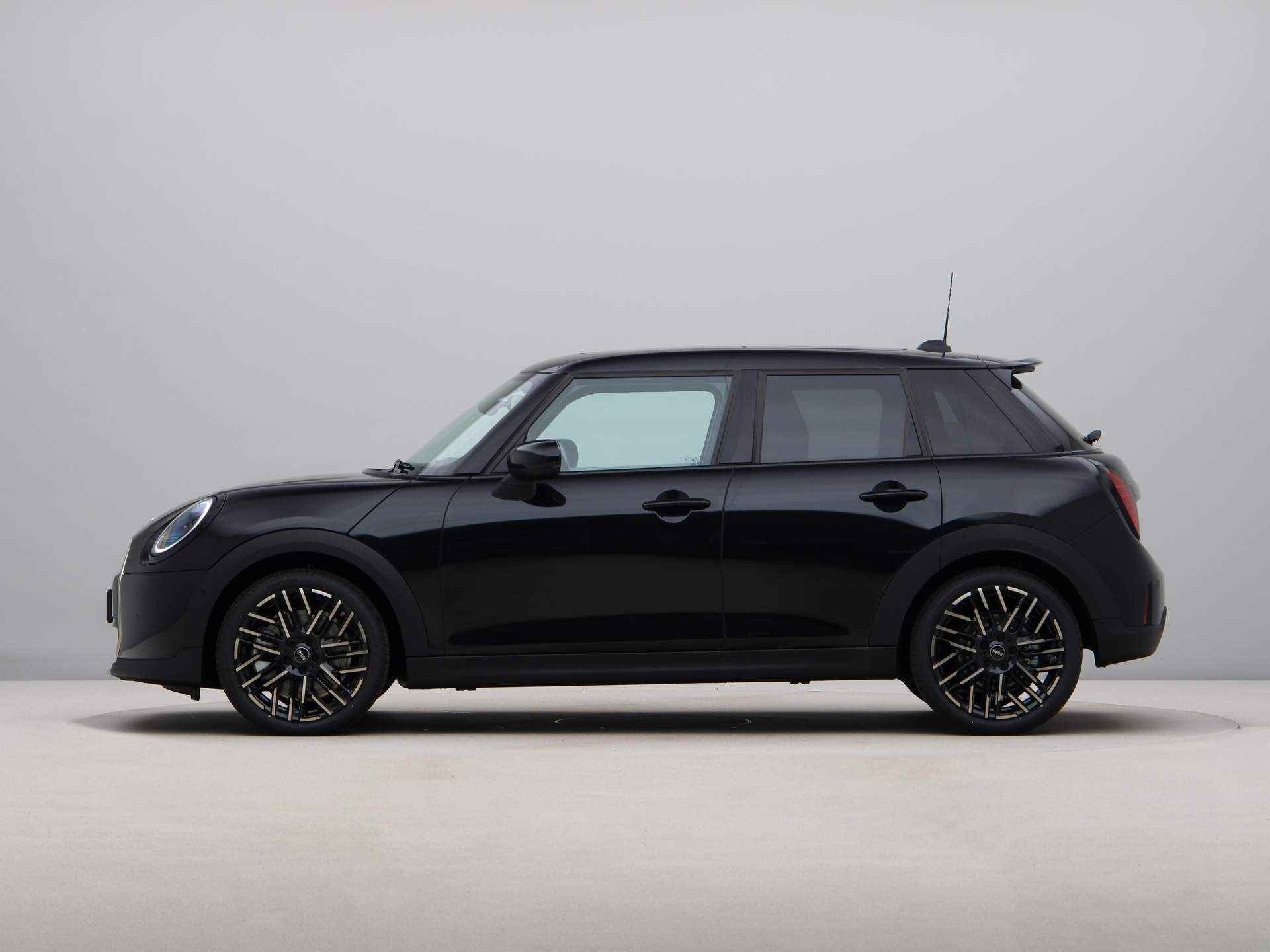 MINI Cooper 5-deurs S Favoured Pakket M PRIVATE LEASE EUR 705,- (48 mnd/10.000 km) - 13/23