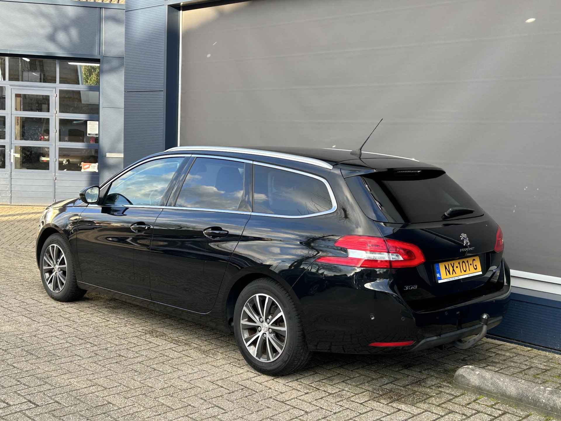 Peugeot 308 SW 1.2 Turbo 130PK Allure | Automaat | Trekhaak | Lage km stand:40800 | Dodehoek detectie | Full LED Verlichting | Navigatie | Stoelverwarming | Camera | Parkeersensoren V+A | Lichtmetalen Velgen 16" - 2/43