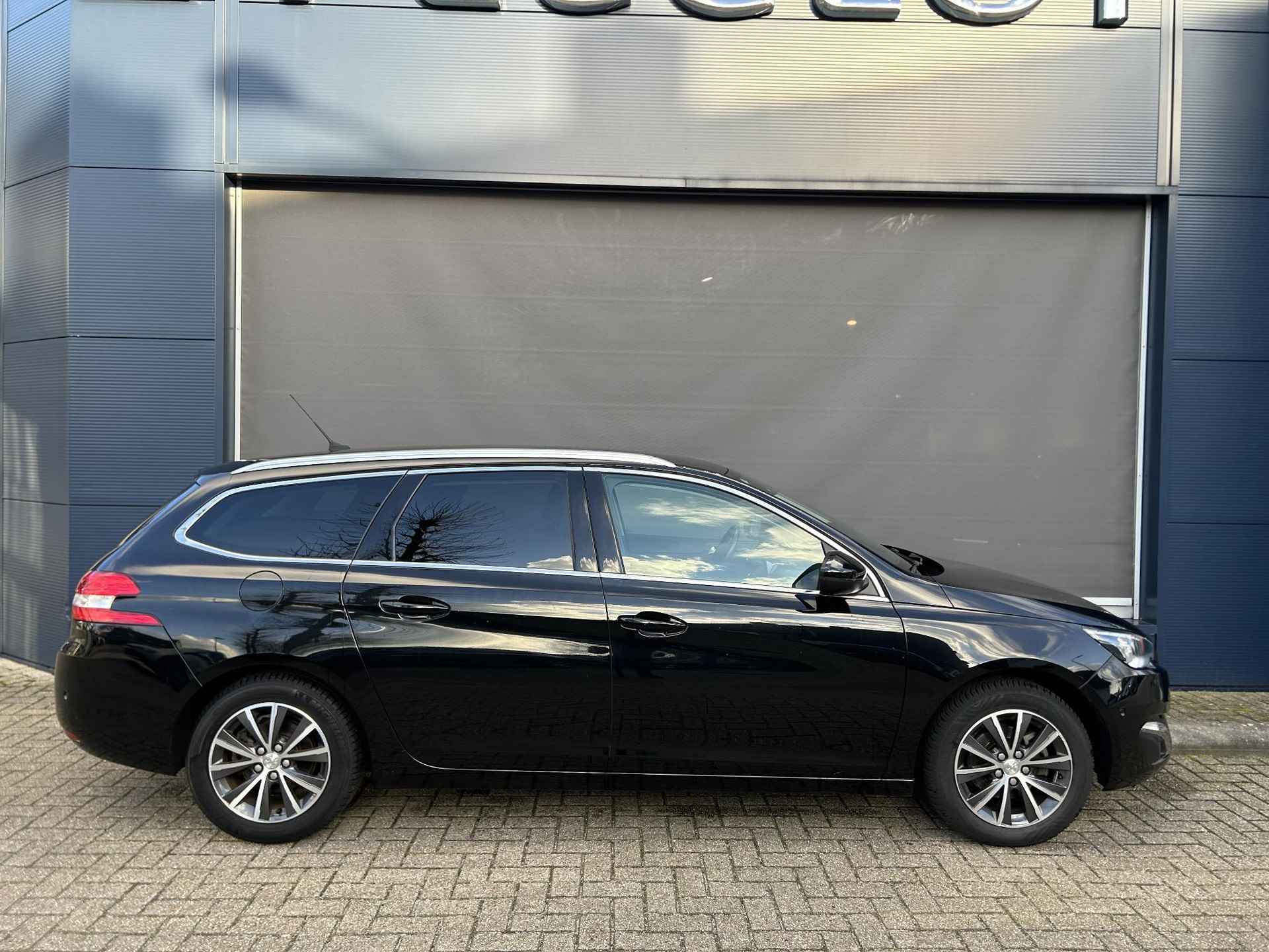 Peugeot 308 SW 1.2 Turbo 130PK Allure | Automaat | Trekhaak | Lage km stand:40800 | Dodehoek detectie | Full LED Verlichting | Navigatie | Stoelverwarming | Camera | Parkeersensoren V+A | Lichtmetalen Velgen 16" - 8/43