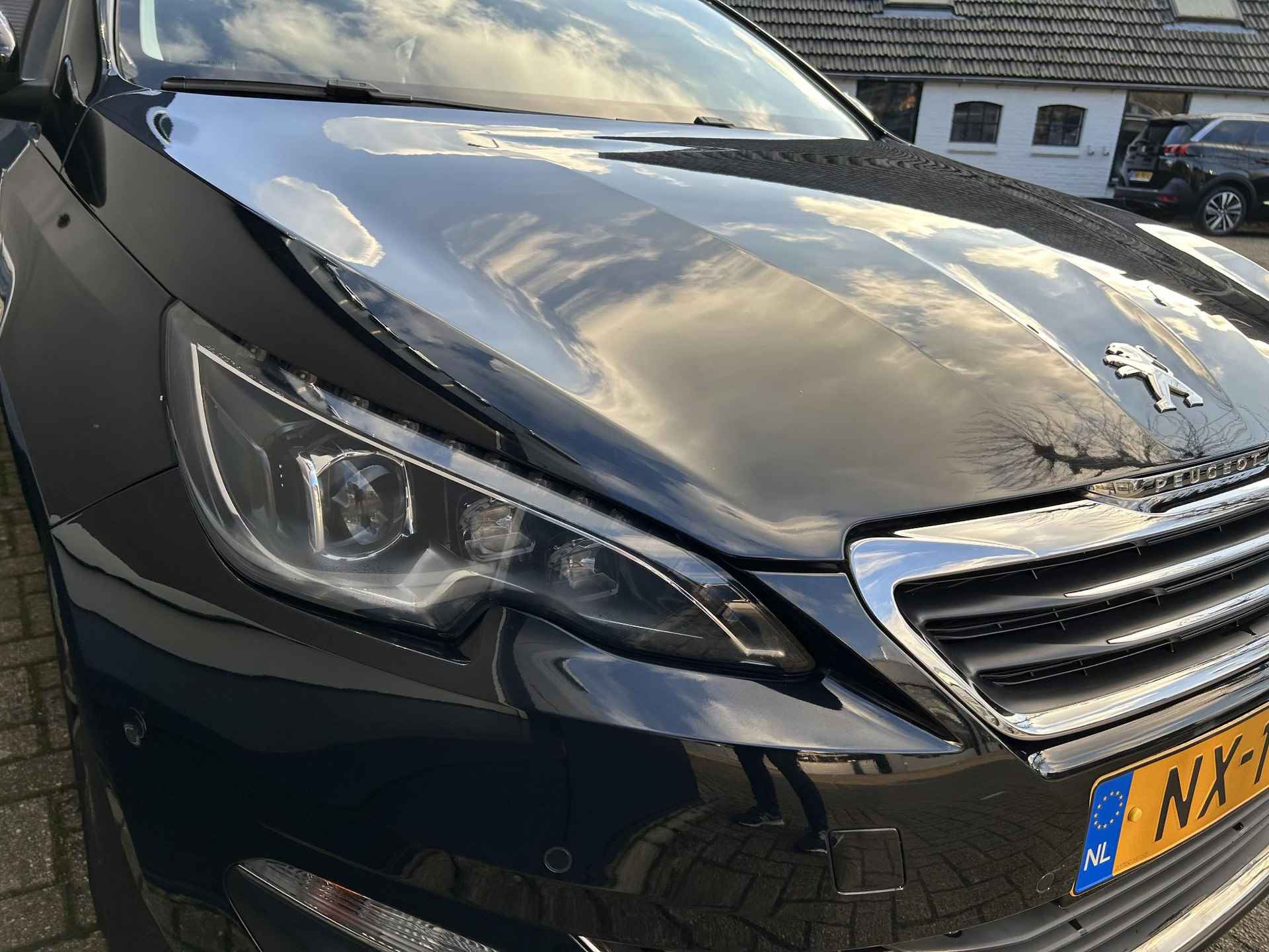 Peugeot 308 SW 1.2 Turbo 130PK Allure | Automaat | Trekhaak | Lage km stand:40800 | Dodehoek detectie | Full LED Verlichting | Navigatie | Stoelverwarming | Camera | Parkeersensoren V+A | Lichtmetalen Velgen 16" - 32/43